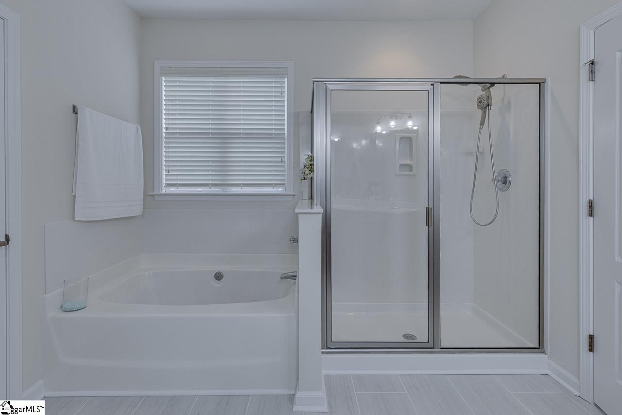 4 Hanging Moss Lane Greenville, SC 29615