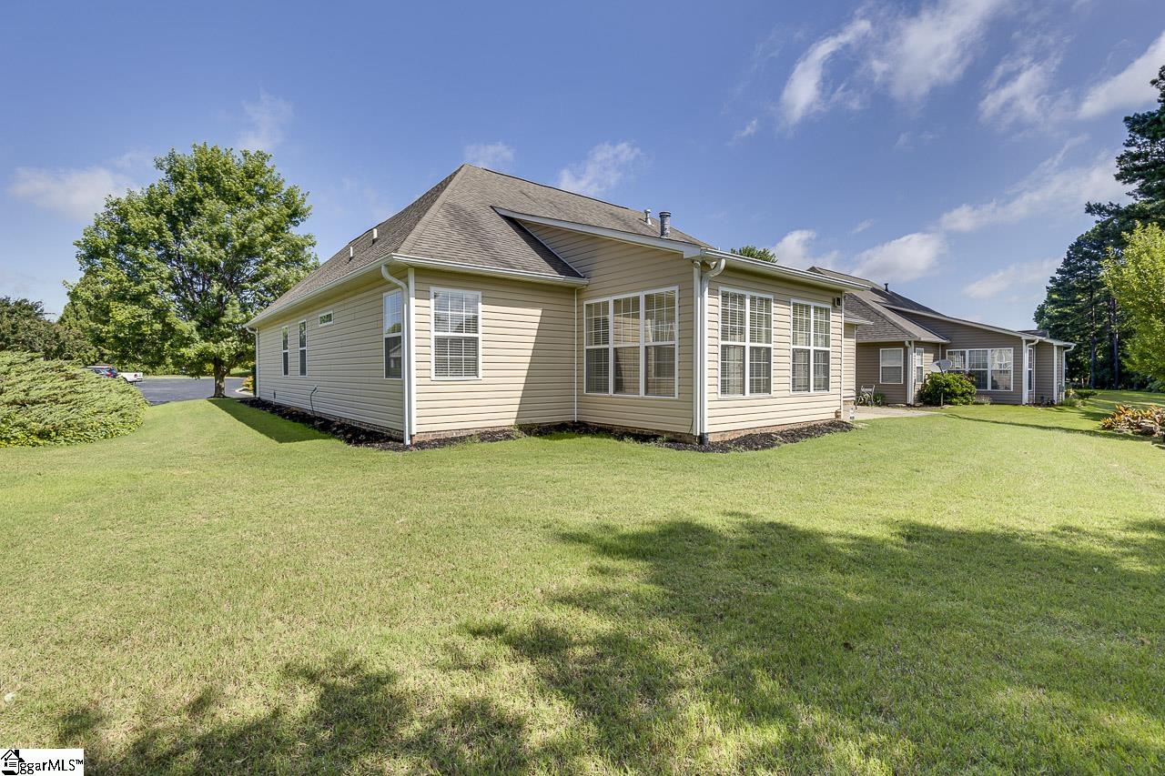 4 Hanging Moss Lane Greenville, SC 29615