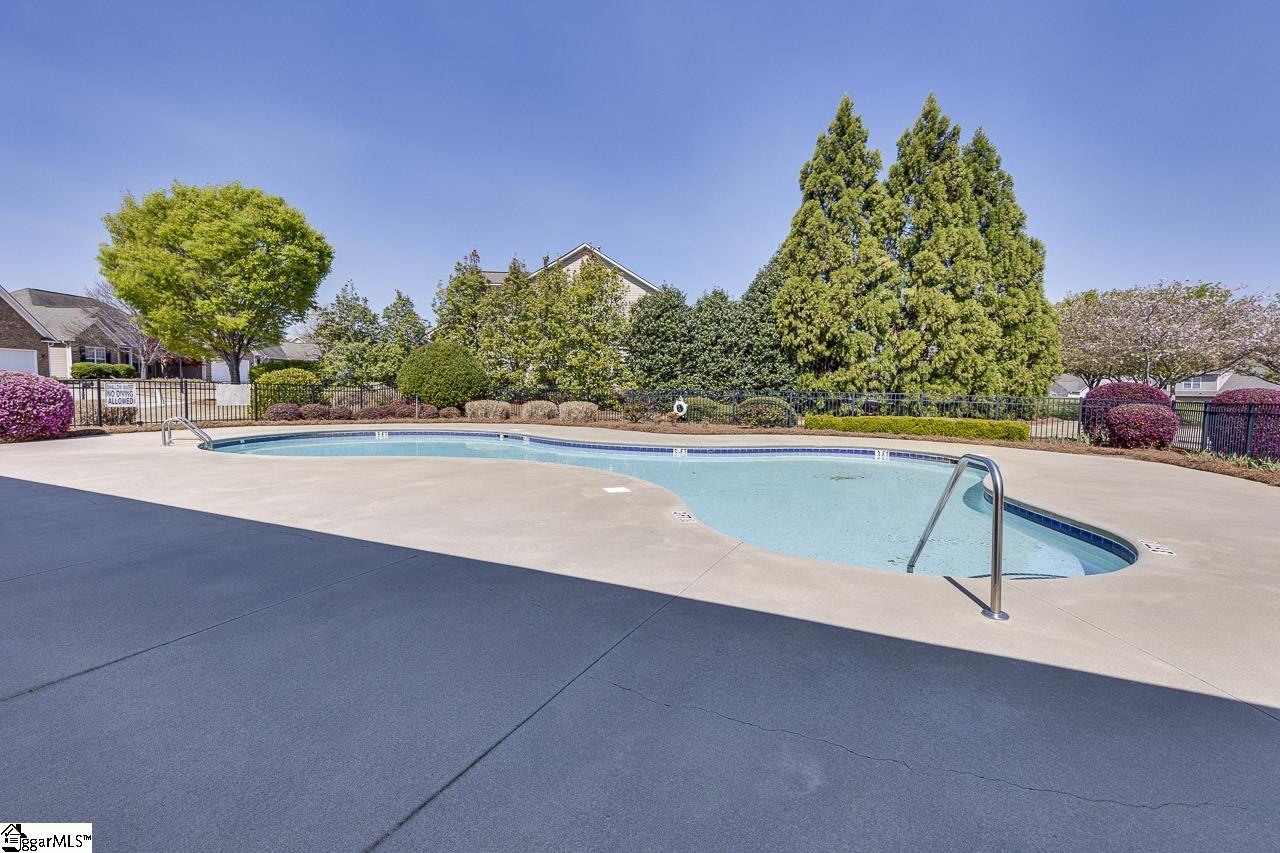 4 Hanging Moss Lane Greenville, SC 29615