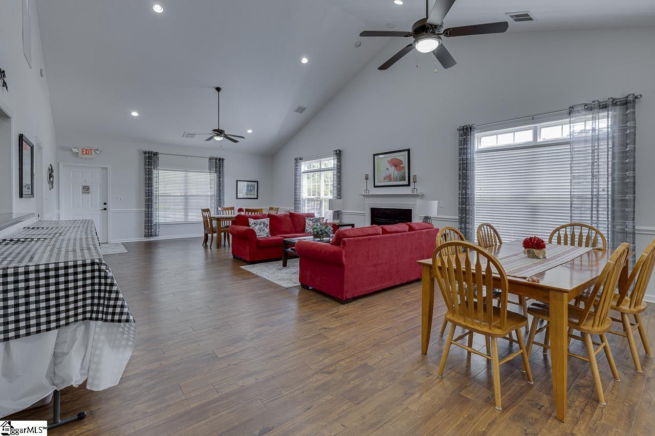 4 Hanging Moss Lane Greenville, SC 29615