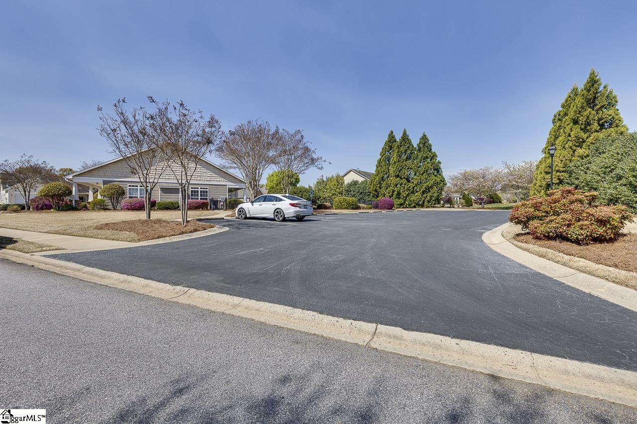 4 Hanging Moss Lane Greenville, SC 29615