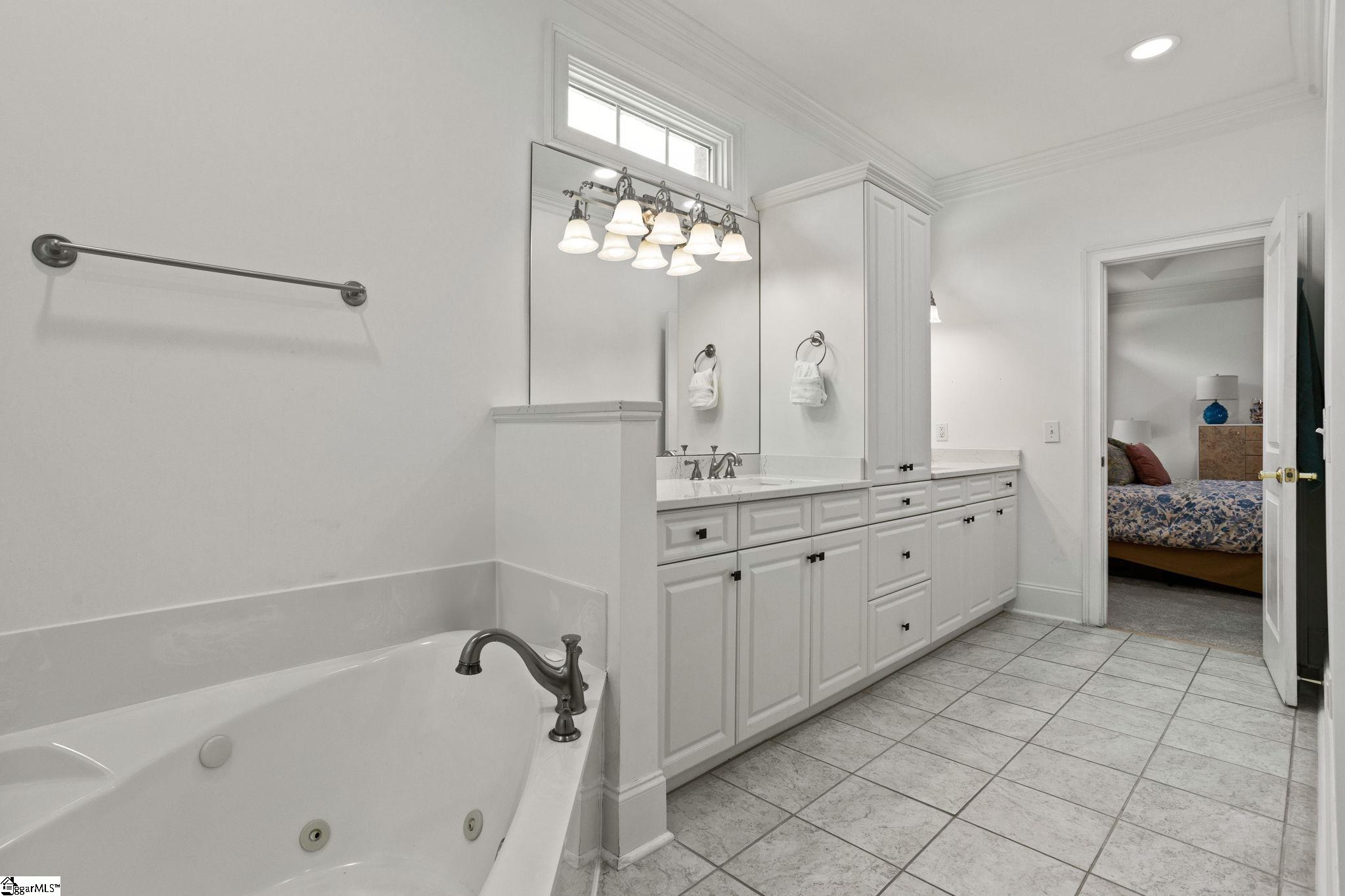 207 Hunters Court Greenville, SC 29617