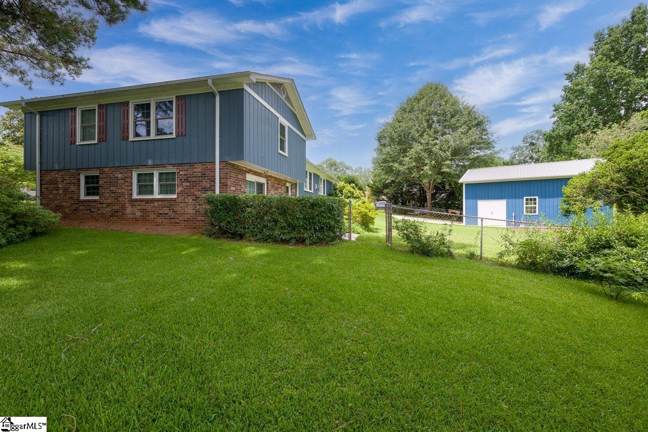 14 Rollingreen Road Greer, SC 29651