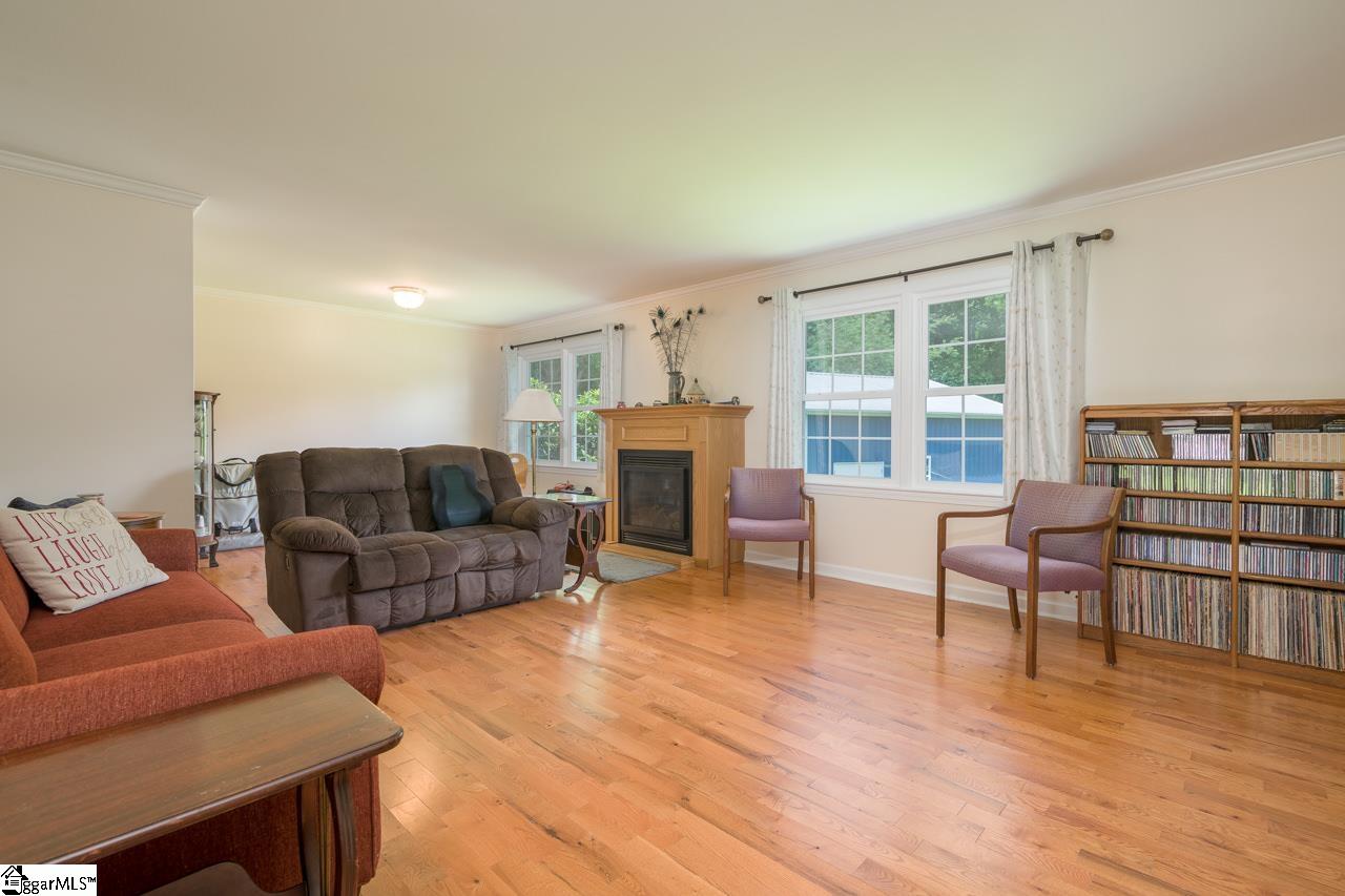14 Rollingreen Road Greer, SC 29651