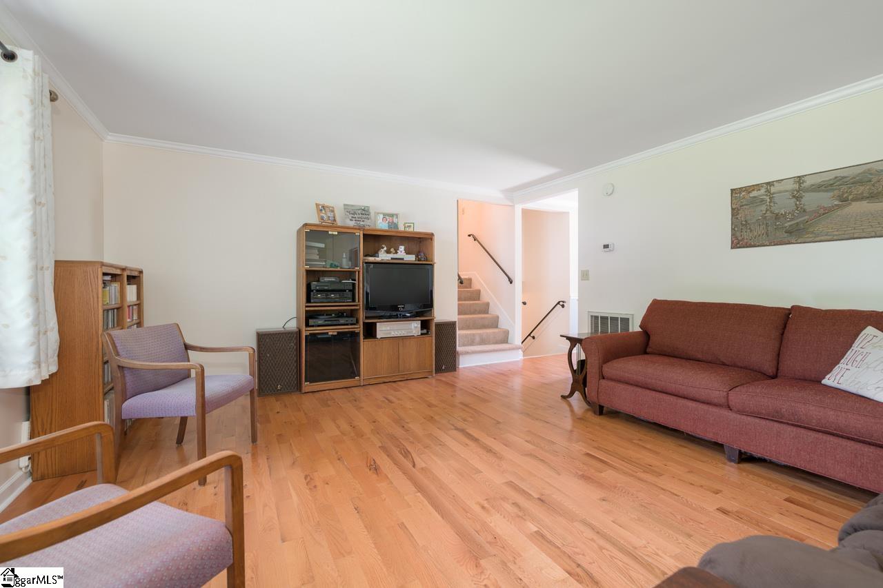 14 Rollingreen Road Greer, SC 29651