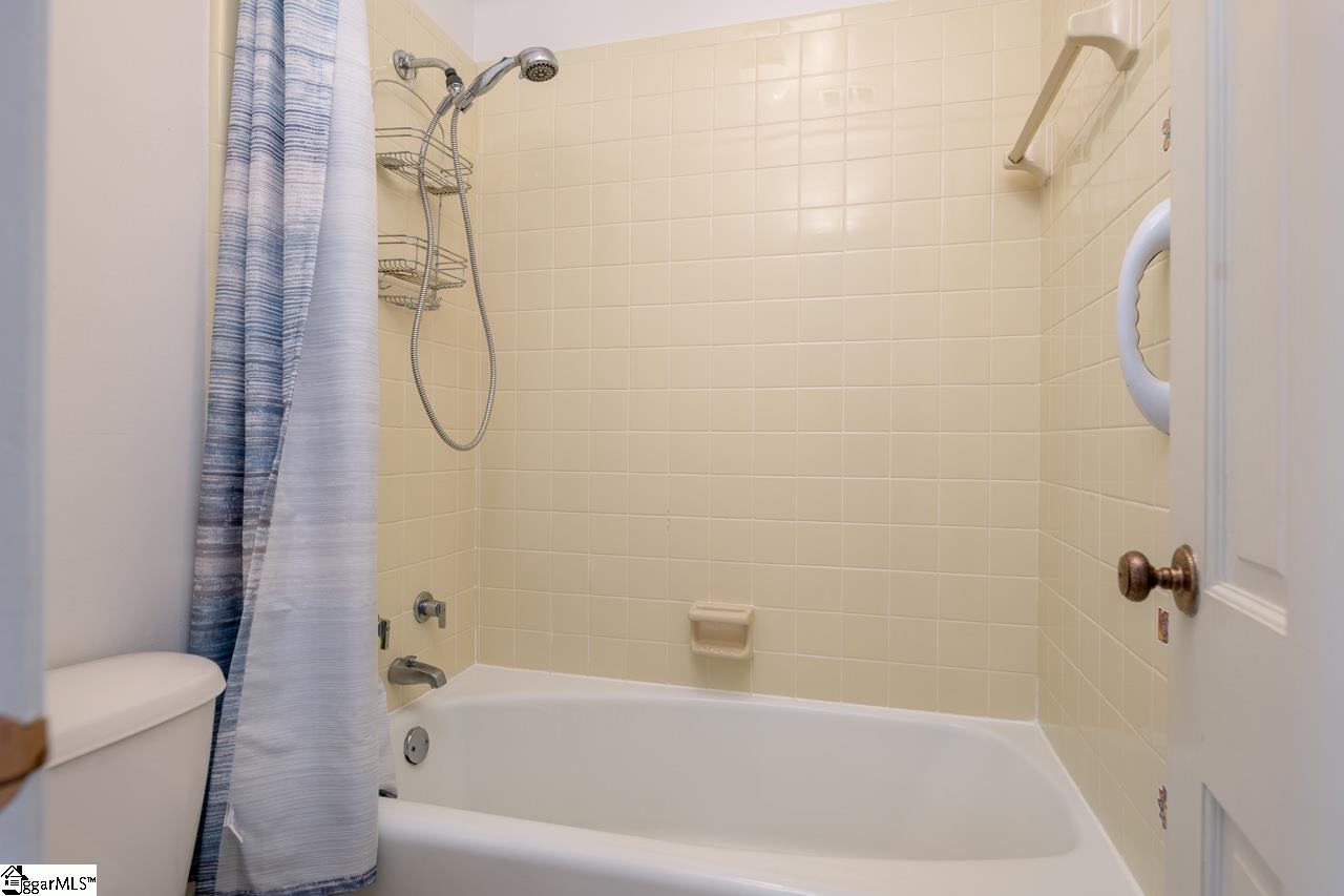 14 Rollingreen Road Greer, SC 29651