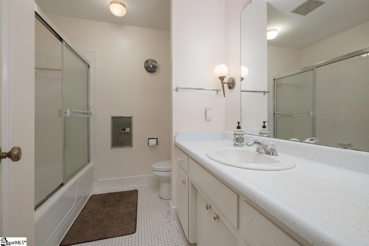 14 Rollingreen Road Greer, SC 29651