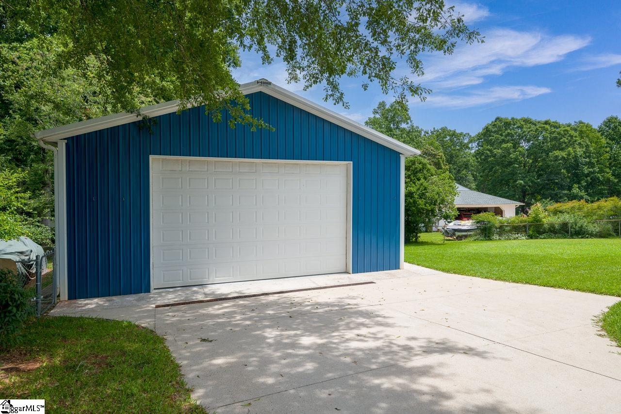 14 Rollingreen Road Greer, SC 29651