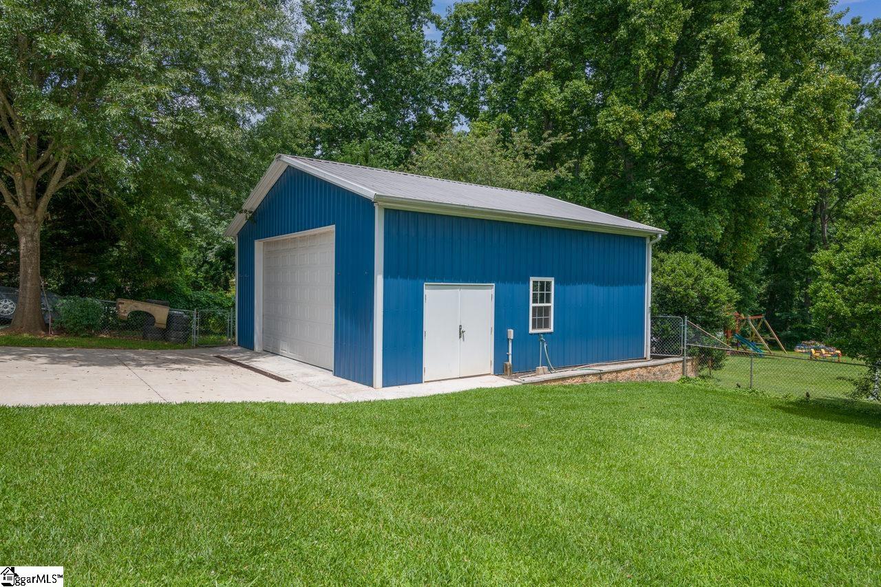 14 Rollingreen Road Greer, SC 29651
