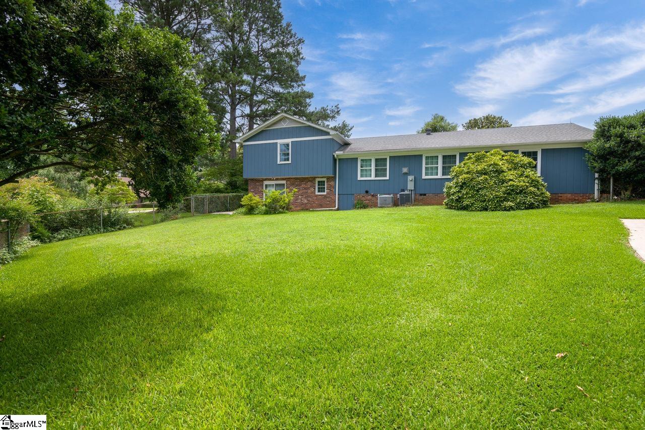 14 Rollingreen Road Greer, SC 29651