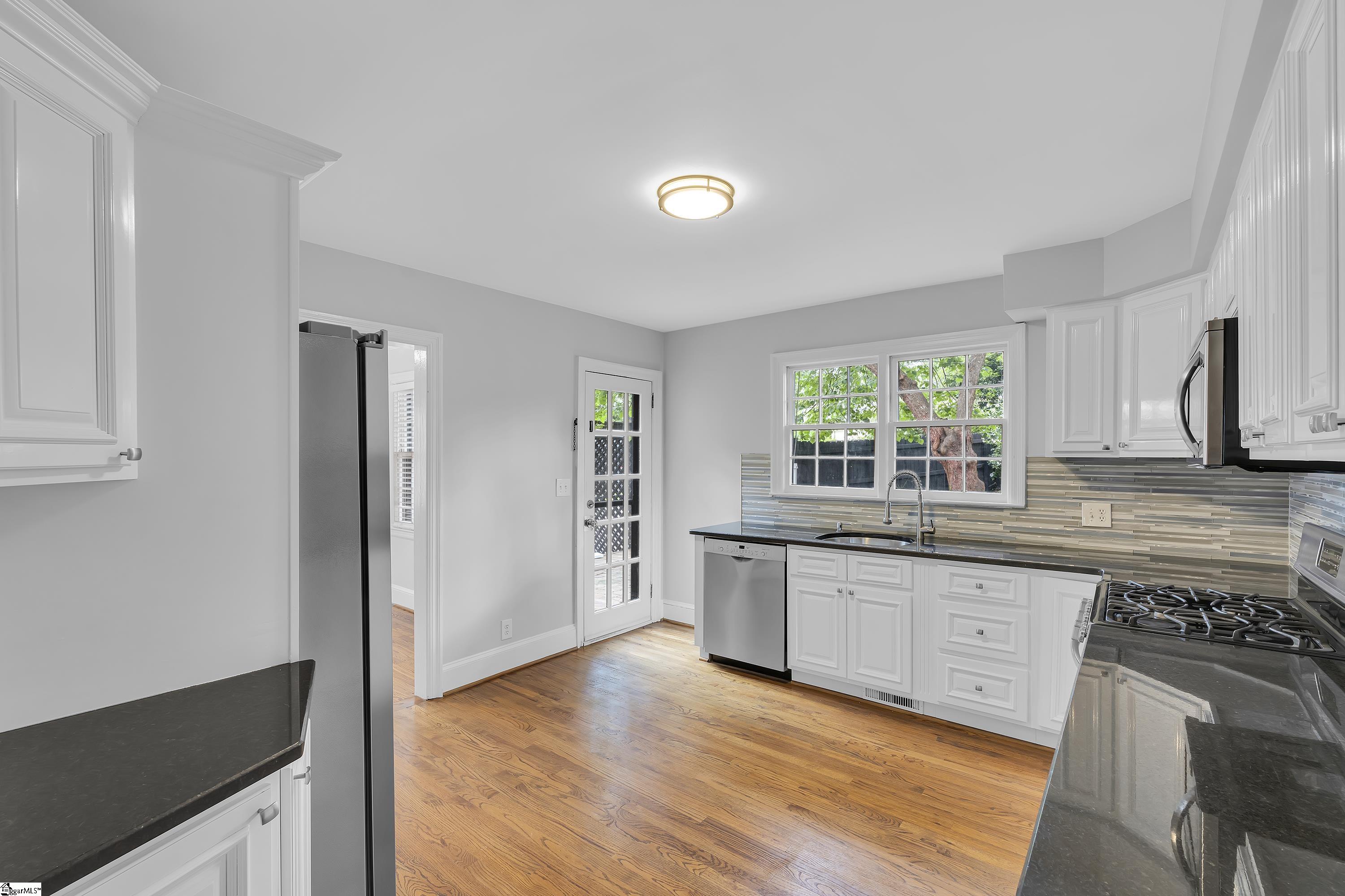 453 Longview Terrace Greenville, SC 29605