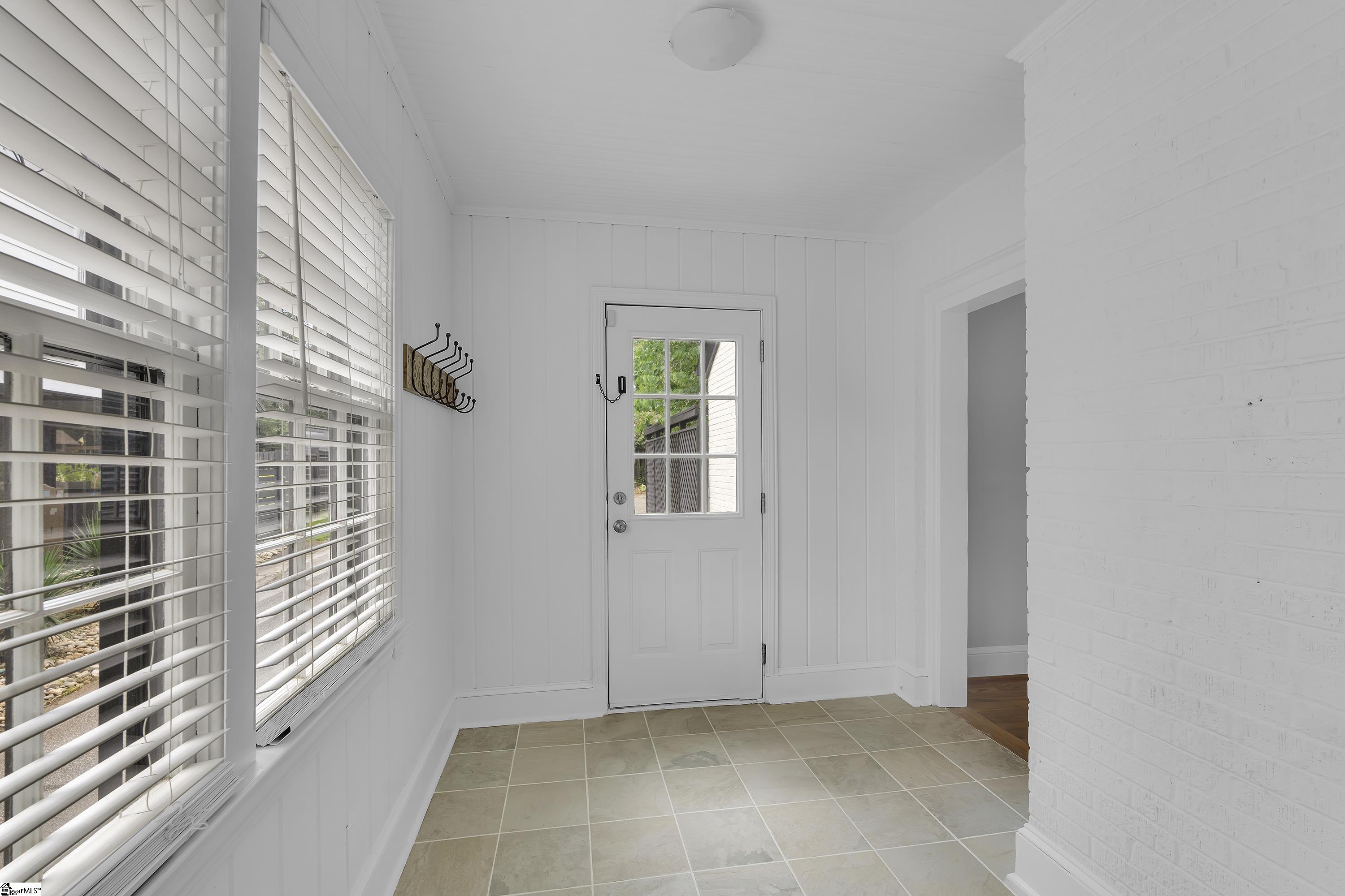 453 Longview Terrace Greenville, SC 29605