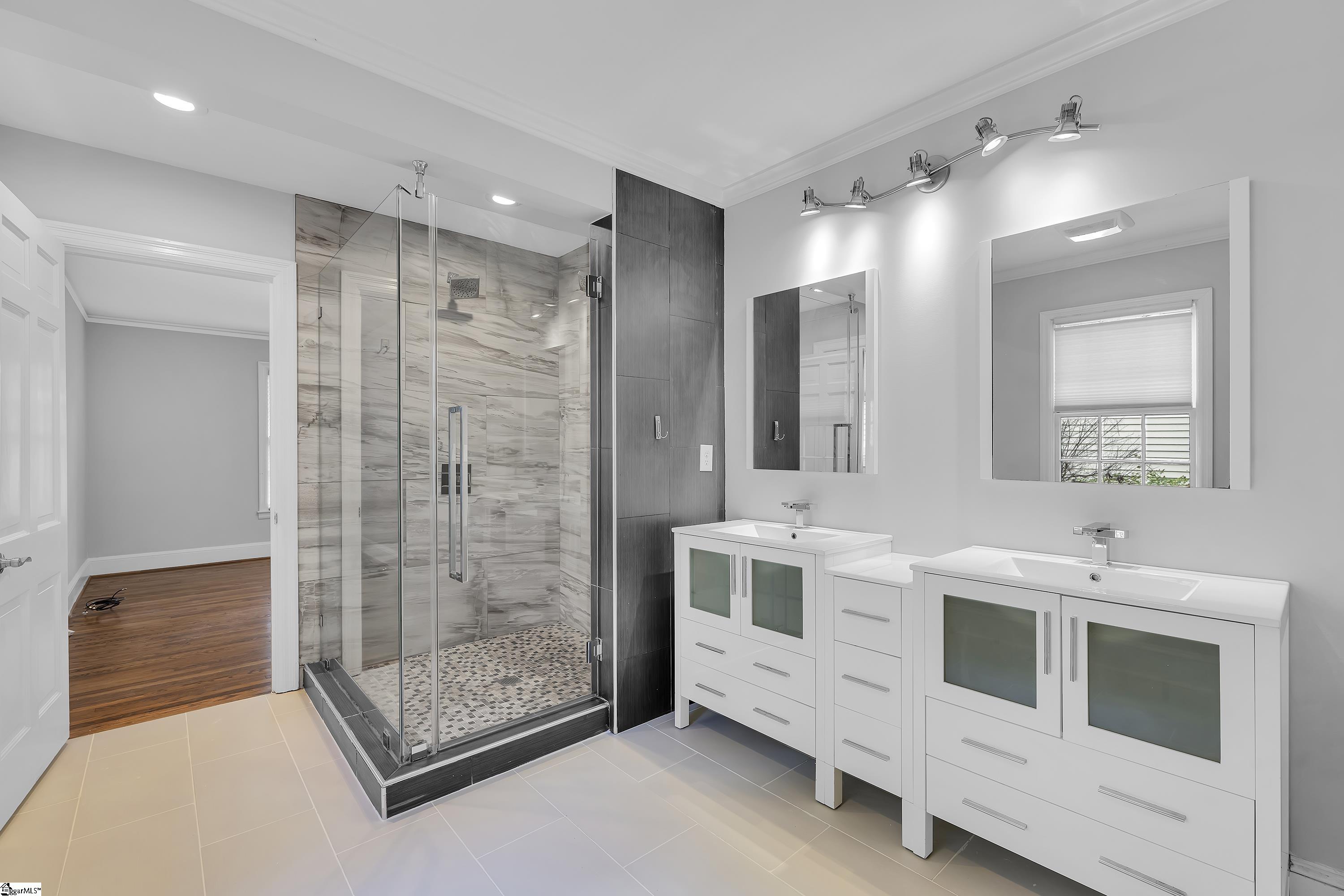 453 Longview Terrace Greenville, SC 29605
