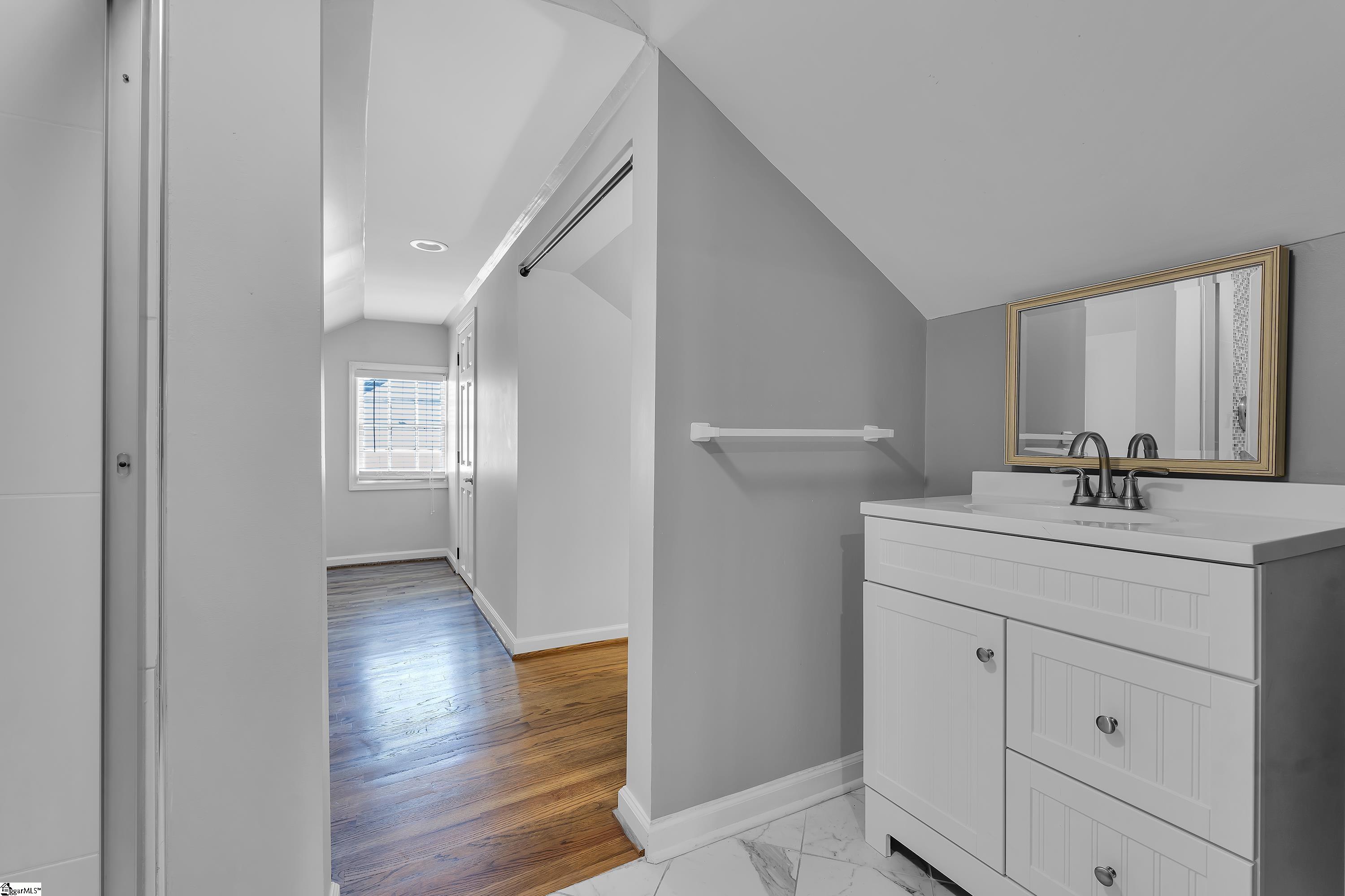 453 Longview Terrace Greenville, SC 29605