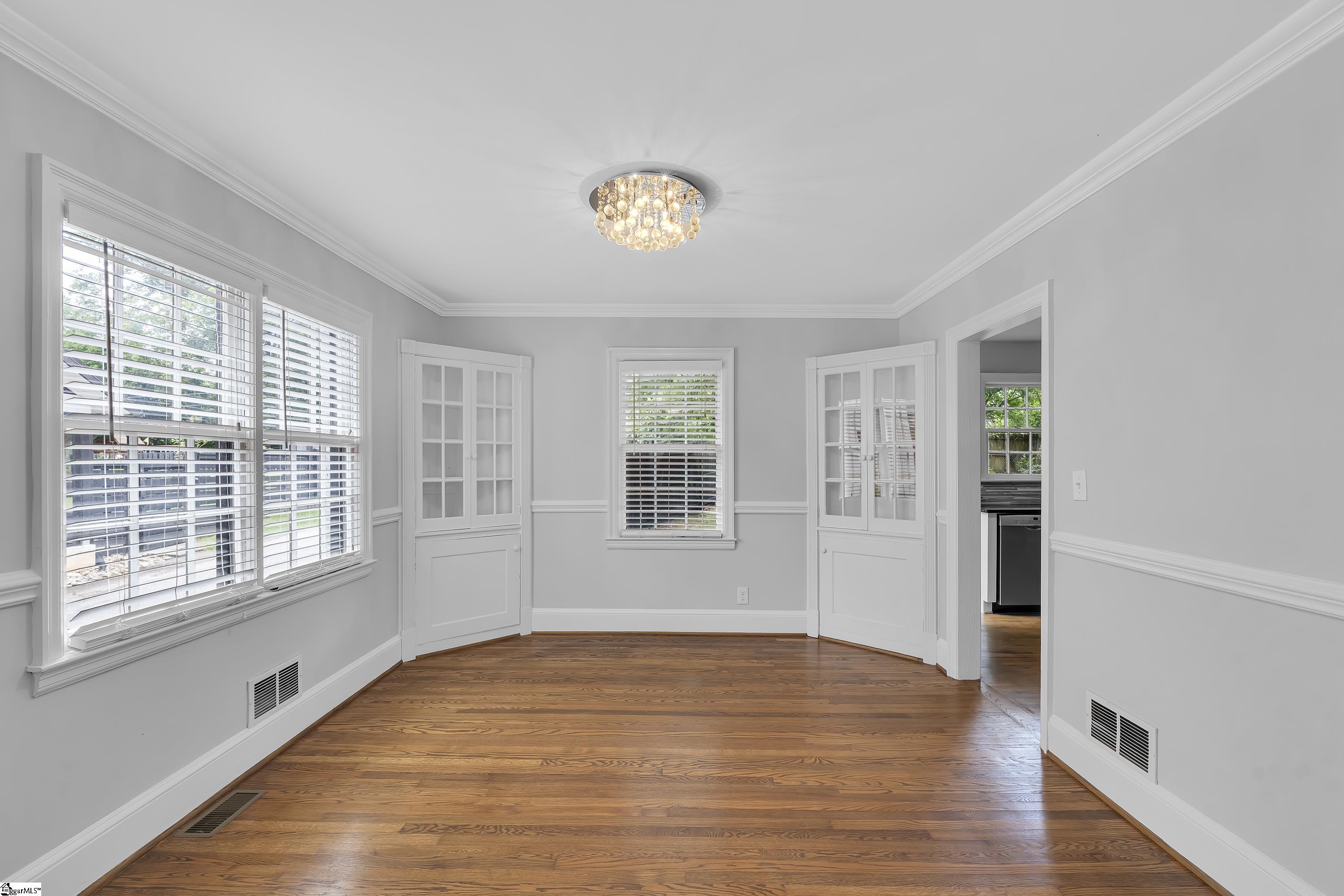 453 Longview Terrace Greenville, SC 29605