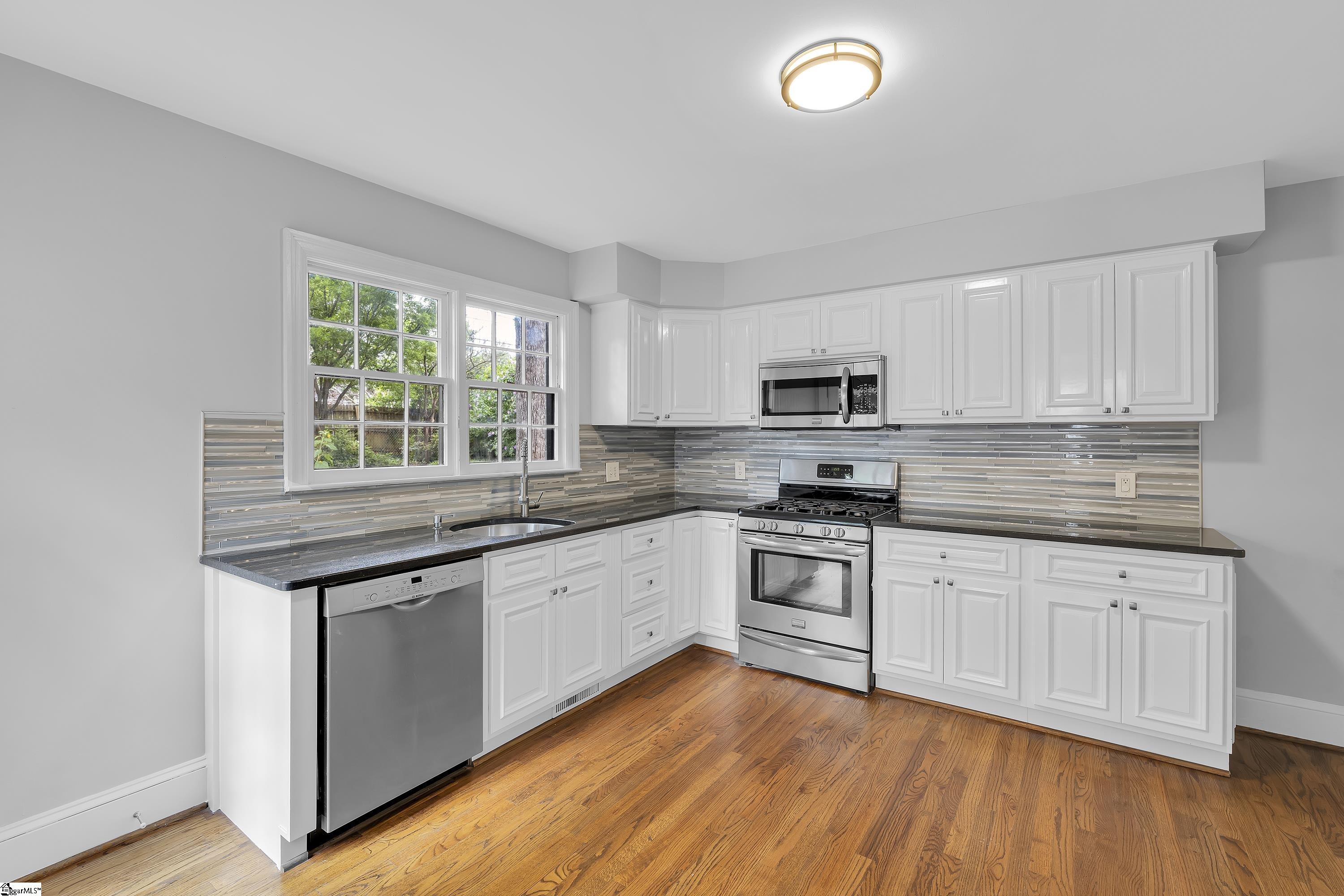 453 Longview Terrace Greenville, SC 29605