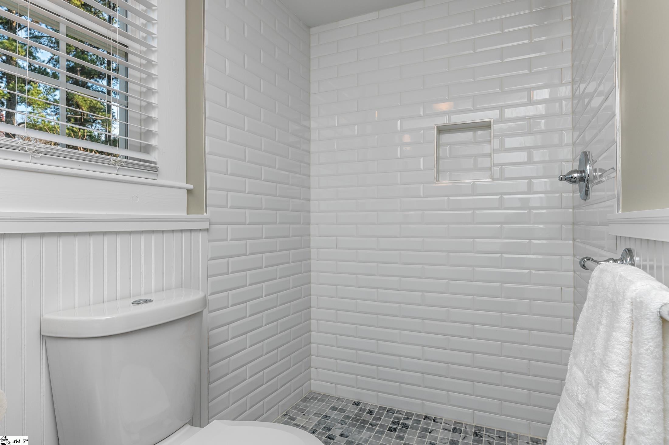 18 Wallace Street Greenville, SC 29605