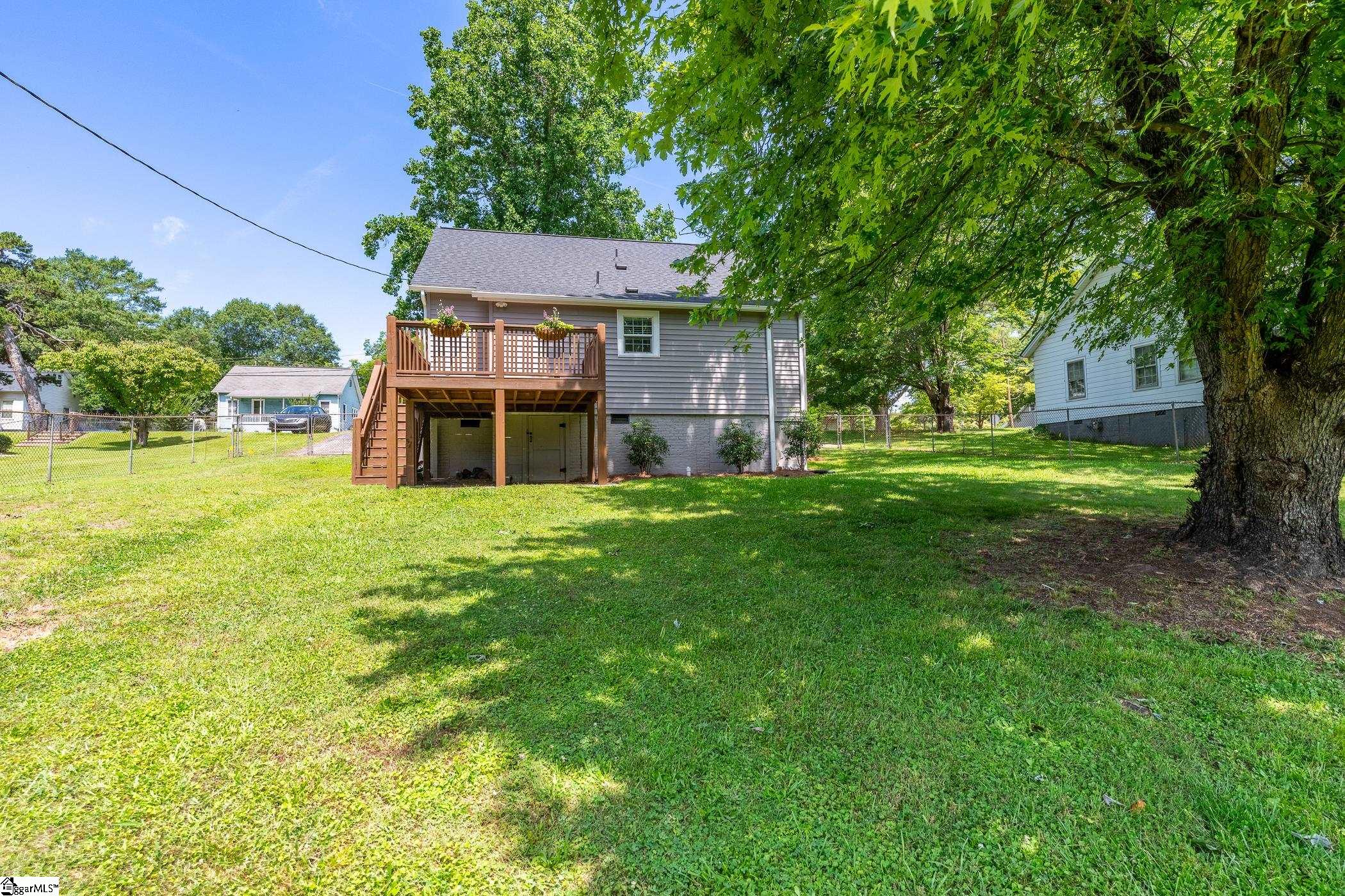 18 Wallace Street Greenville, SC 29605