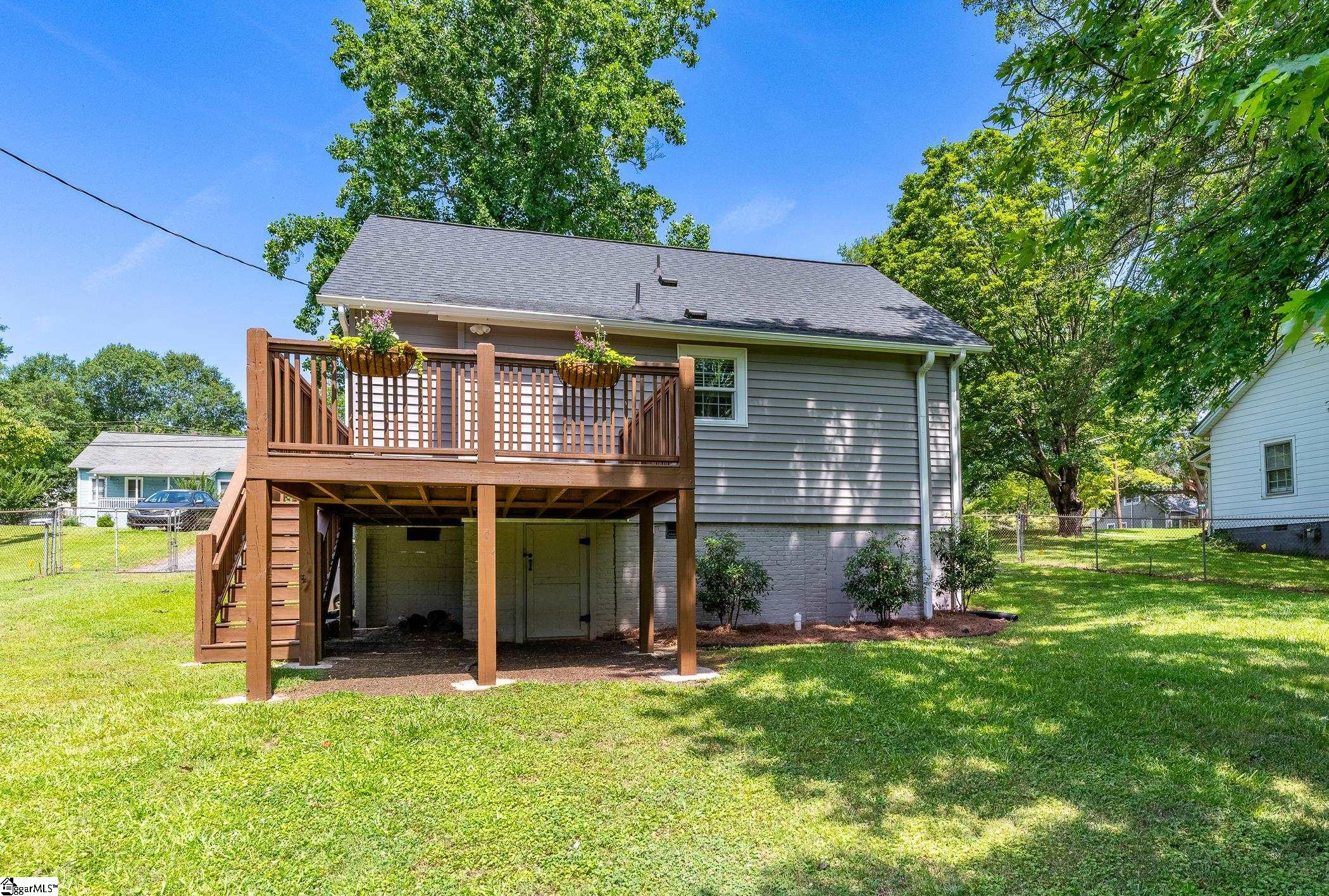 18 Wallace Street Greenville, SC 29605