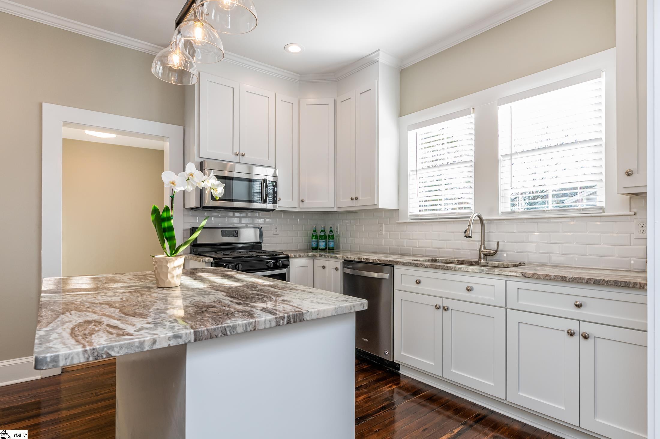 18 Wallace Street Greenville, SC 29605
