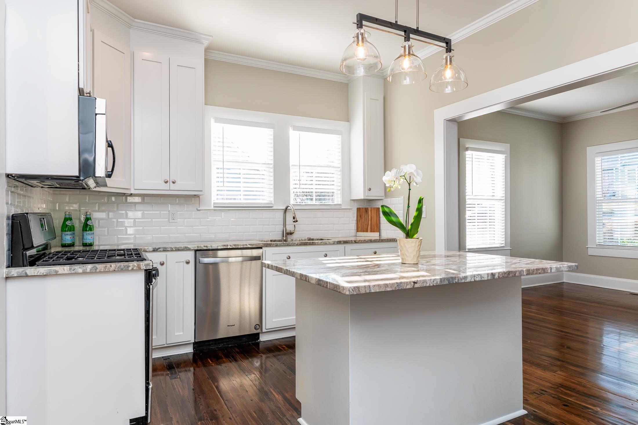 18 Wallace Street Greenville, SC 29605
