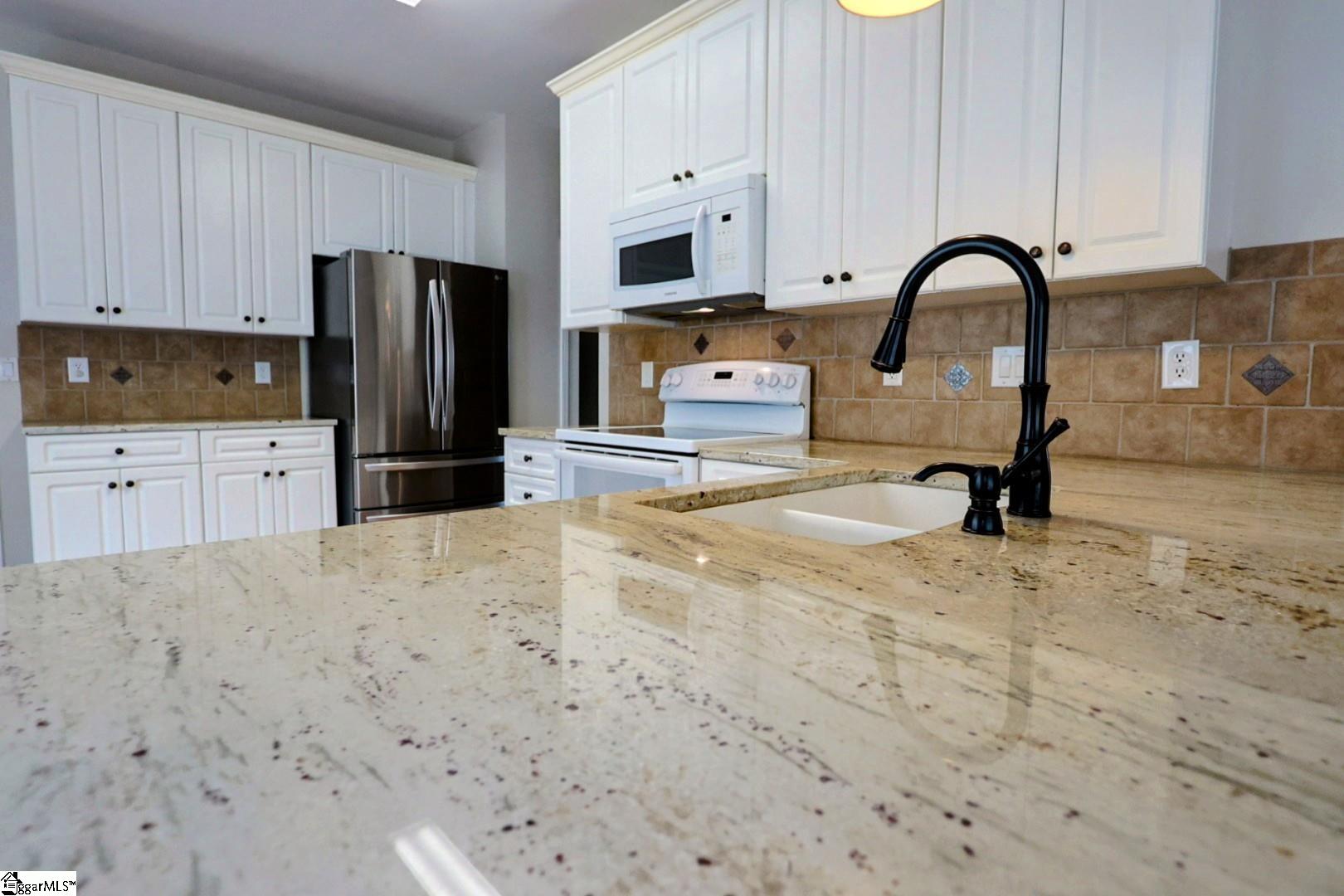 11 Hickory Hollow Court Greenville, SC 29607