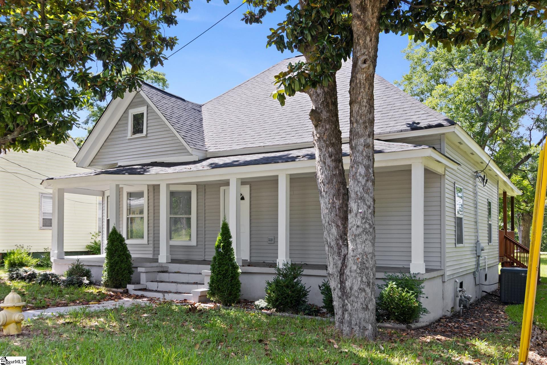 Homes for sale in Laurens, SC | 904 W Hampton St, Laurens, SC 29360 | MLS# 1560969