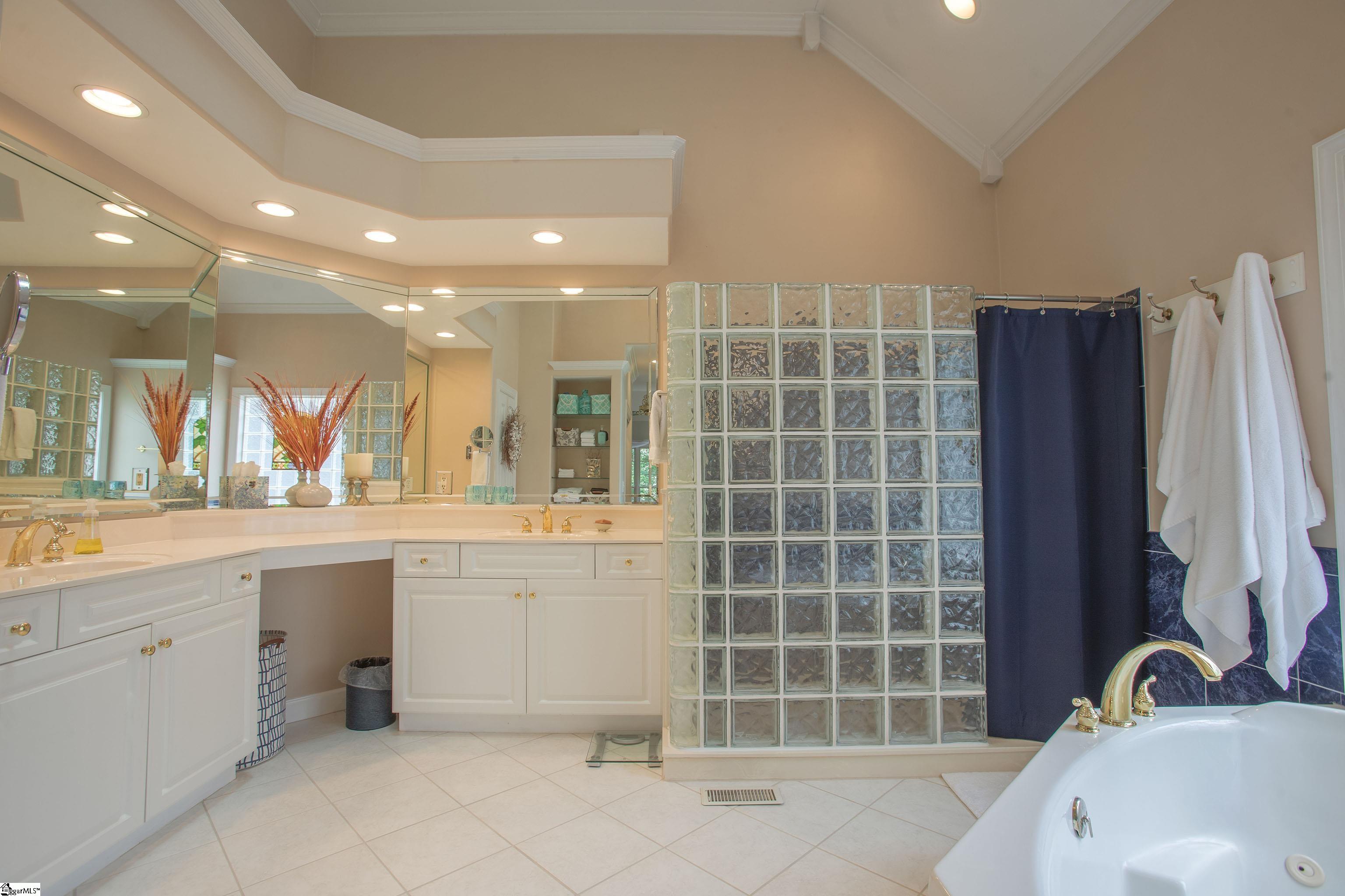10 Rothesay Street Simpsonville, SC 29681