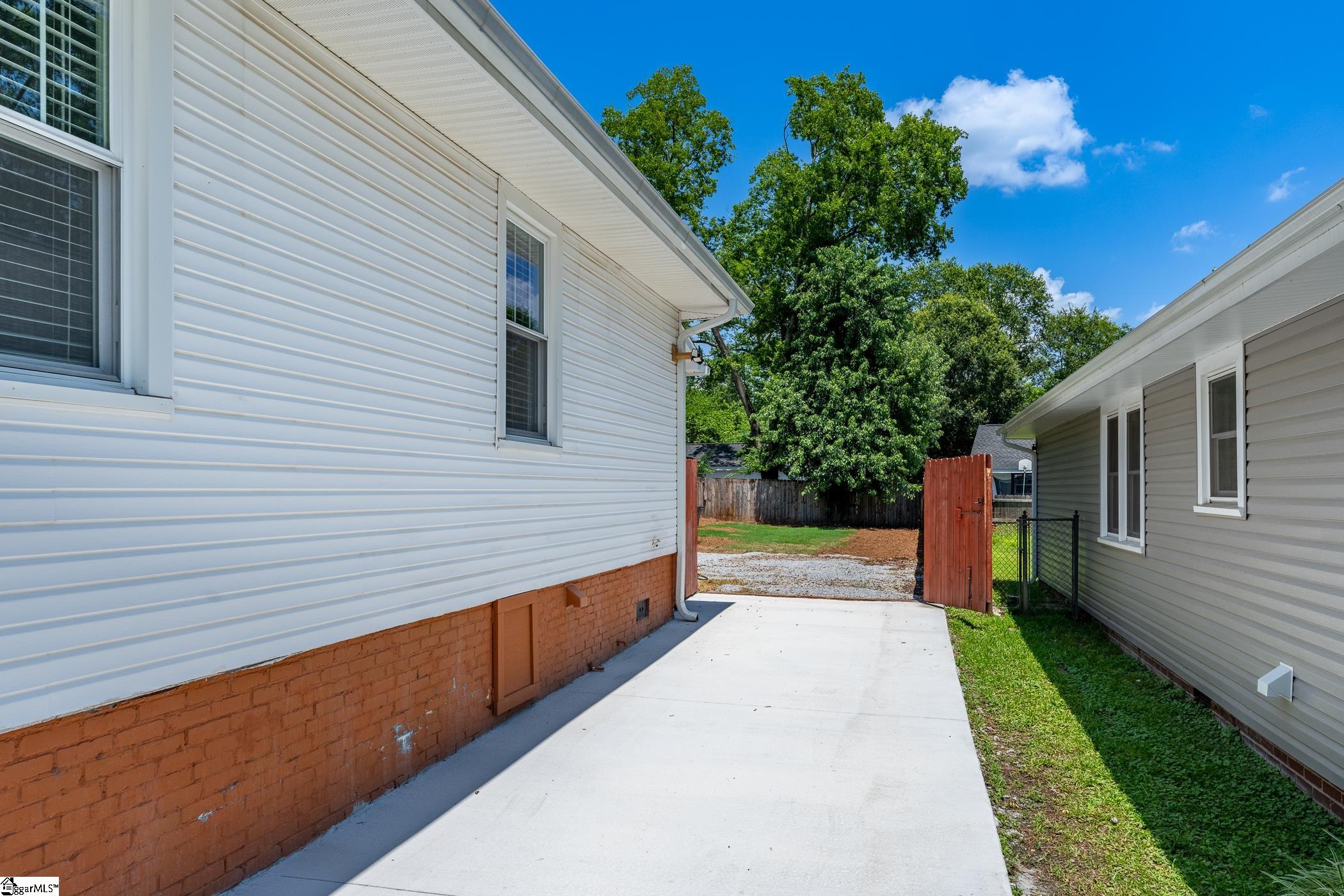 114 E Parker Road Greenville, SC 29611