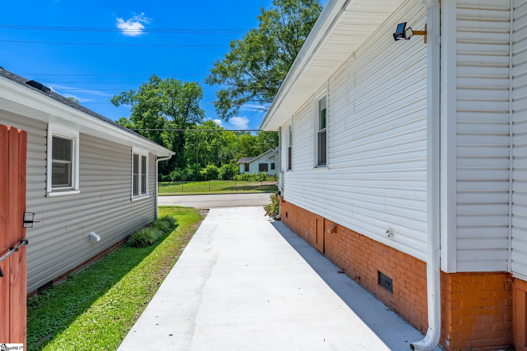 114 E Parker Road Greenville, SC 29611
