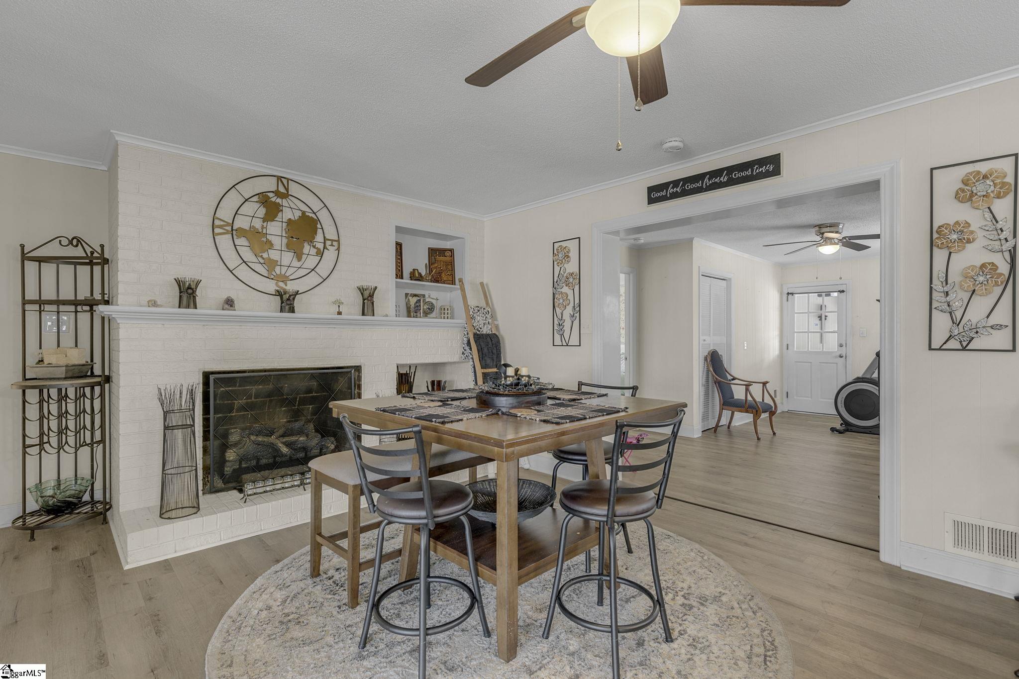 208 Kenneth Drive Boiling Springs, SC 29316