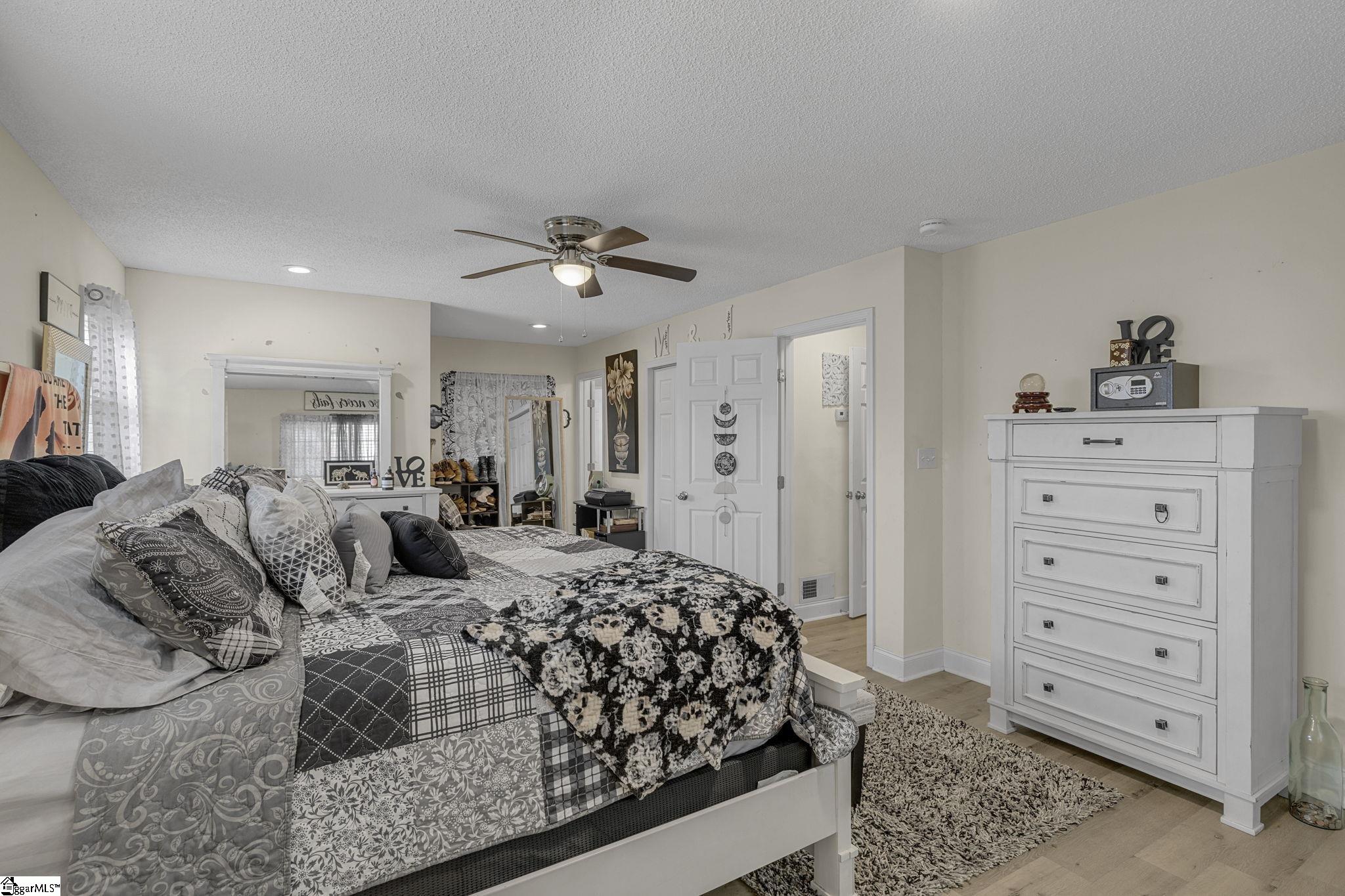 208 Kenneth Drive Boiling Springs, SC 29316