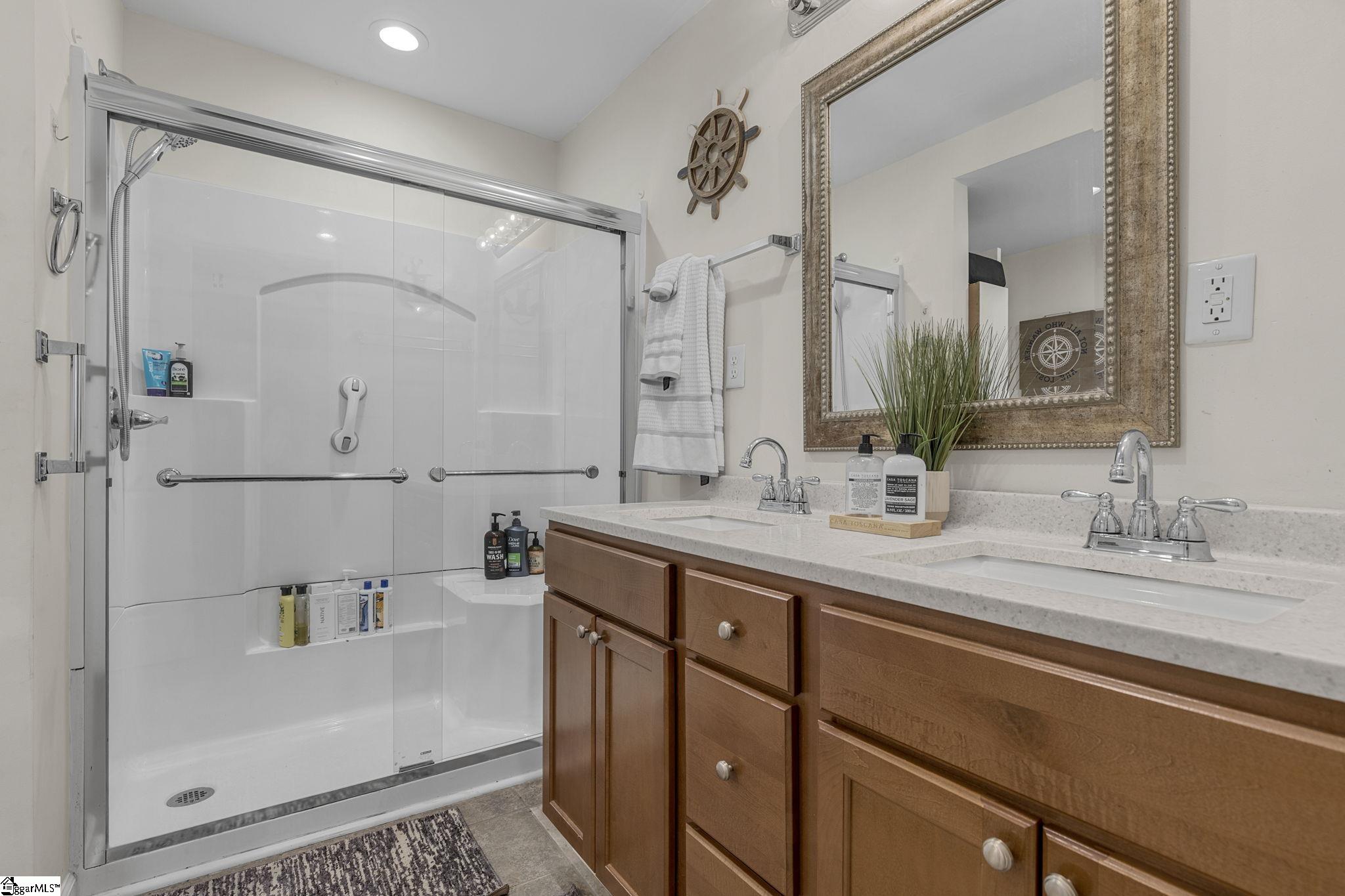 208 Kenneth Drive Boiling Springs, SC 29316