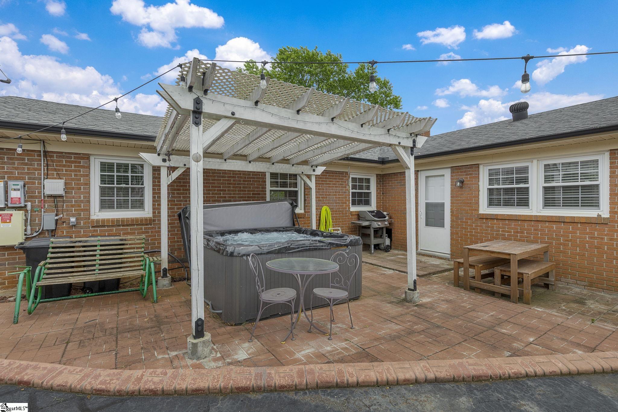 208 Kenneth Drive Boiling Springs, SC 29316