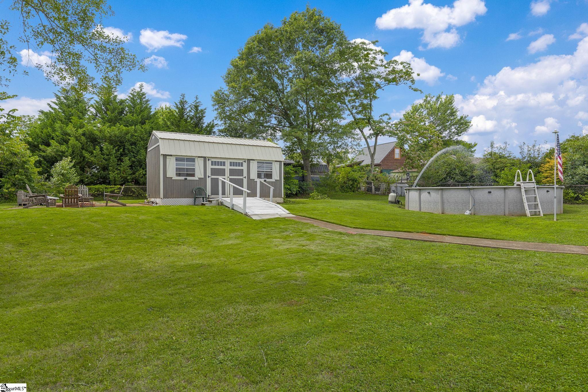 208 Kenneth Drive Boiling Springs, SC 29316