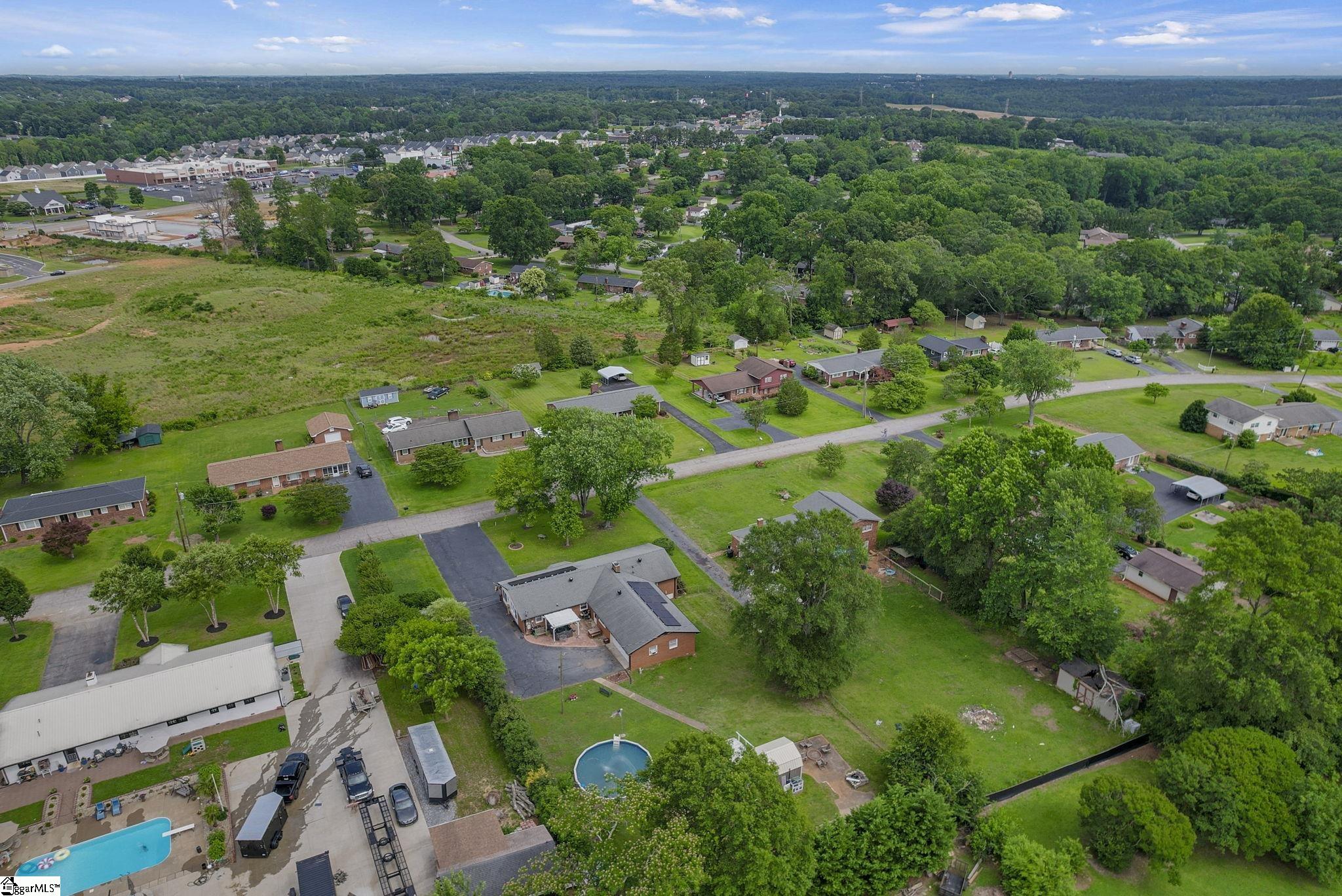 208 Kenneth Drive Boiling Springs, SC 29316