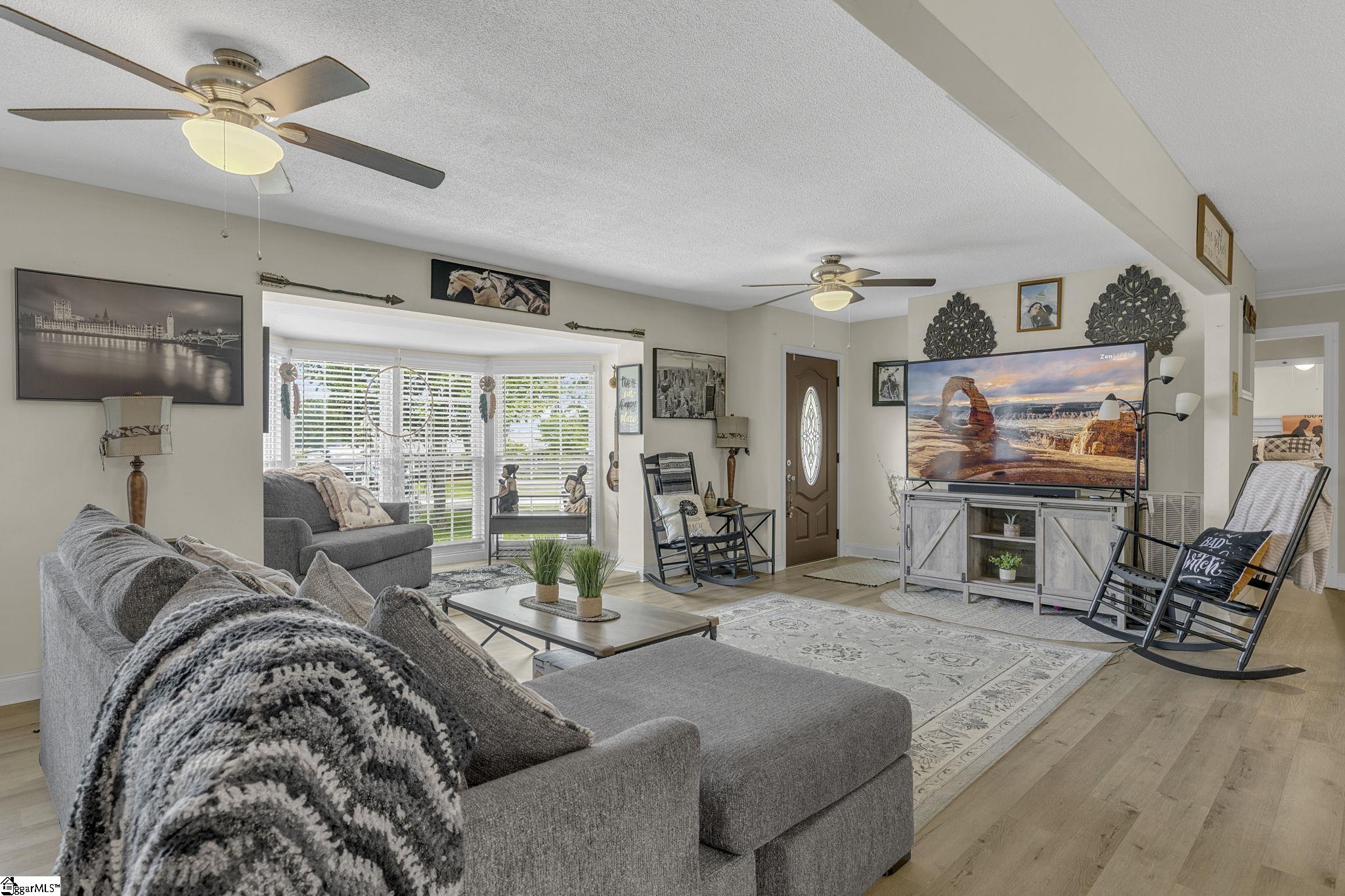 208 Kenneth Drive Boiling Springs, SC 29316