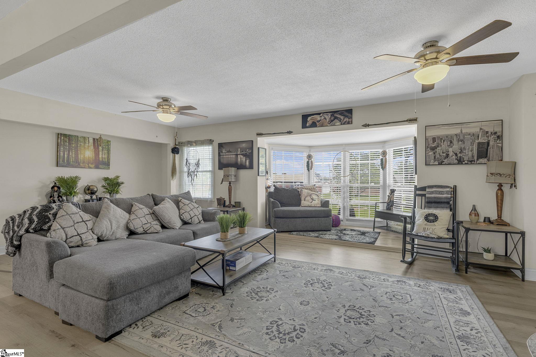 208 Kenneth Drive Boiling Springs, SC 29316