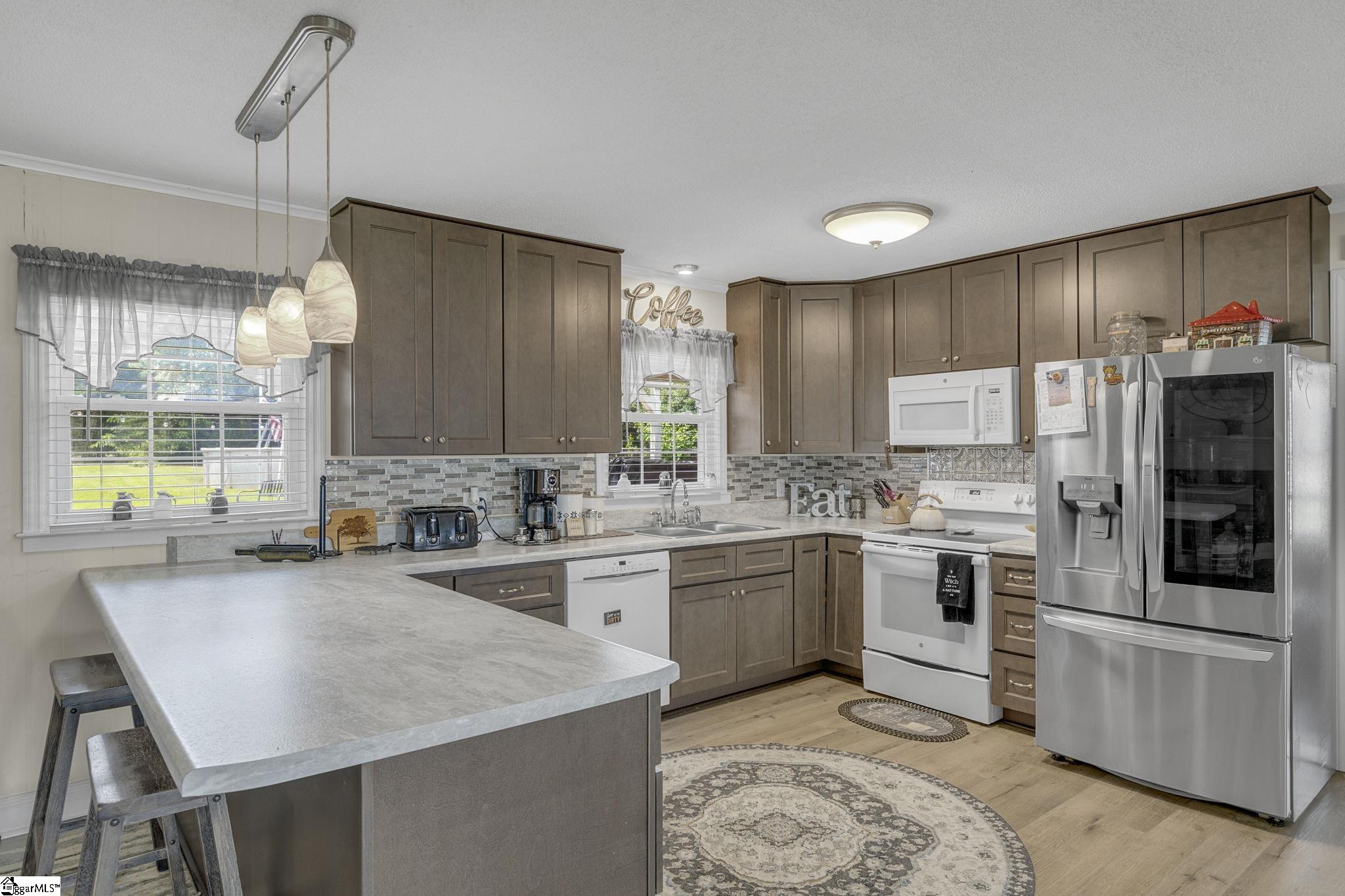 208 Kenneth Drive Boiling Springs, SC 29316