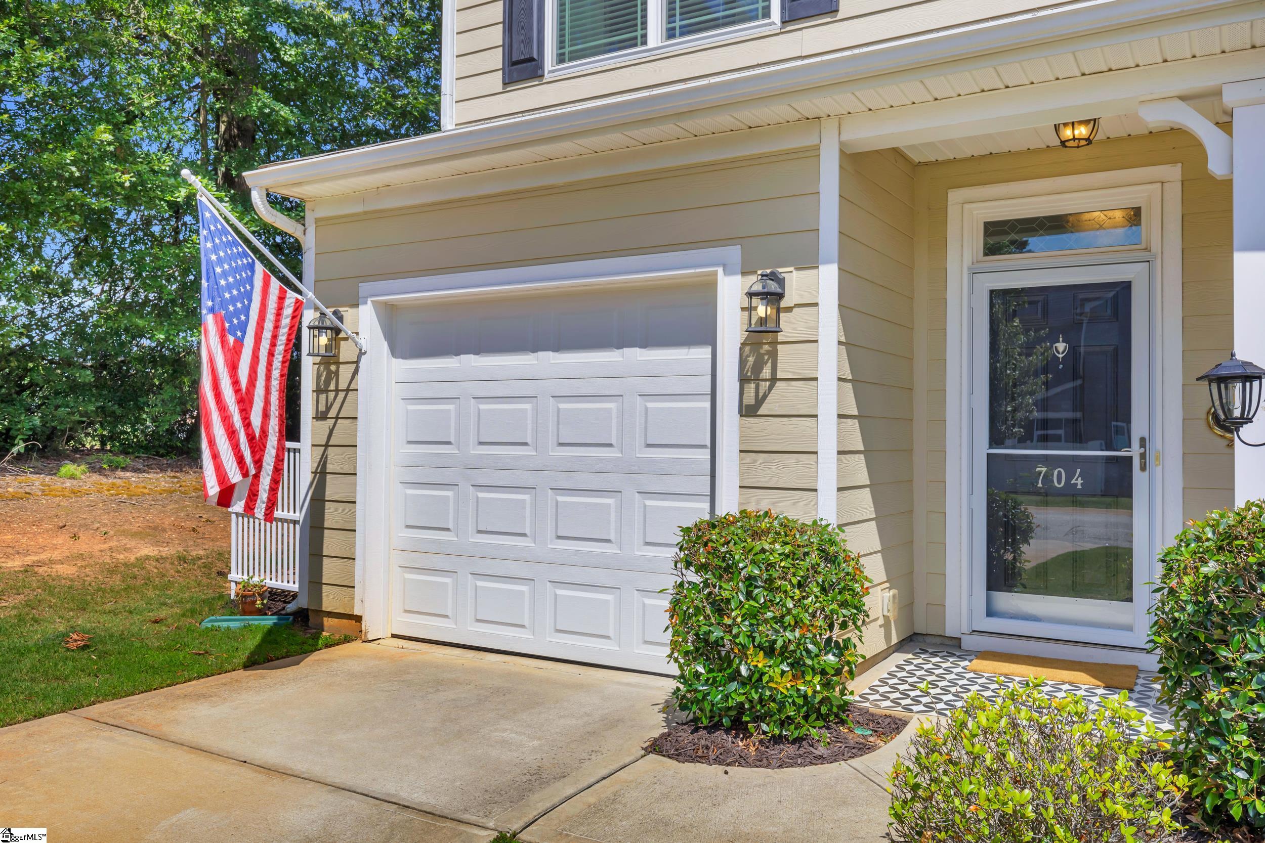 704 Daisy Hill Lane Simpsonville, SC 29681