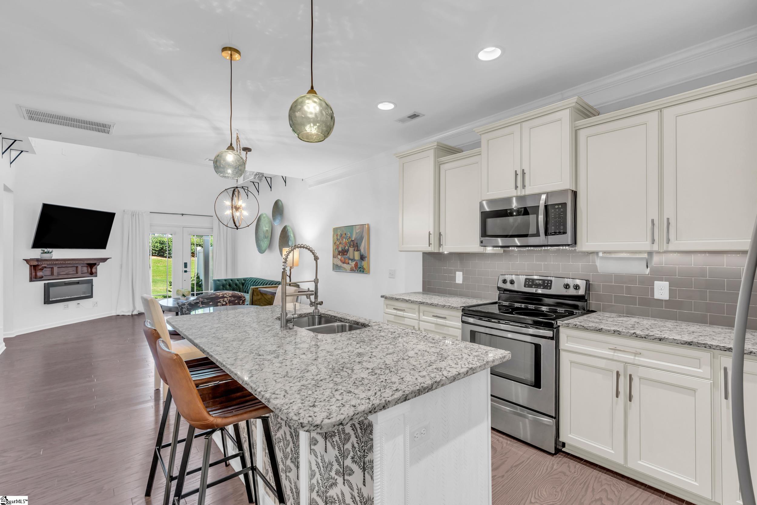 704 Daisy Hill Lane Simpsonville, SC 29681