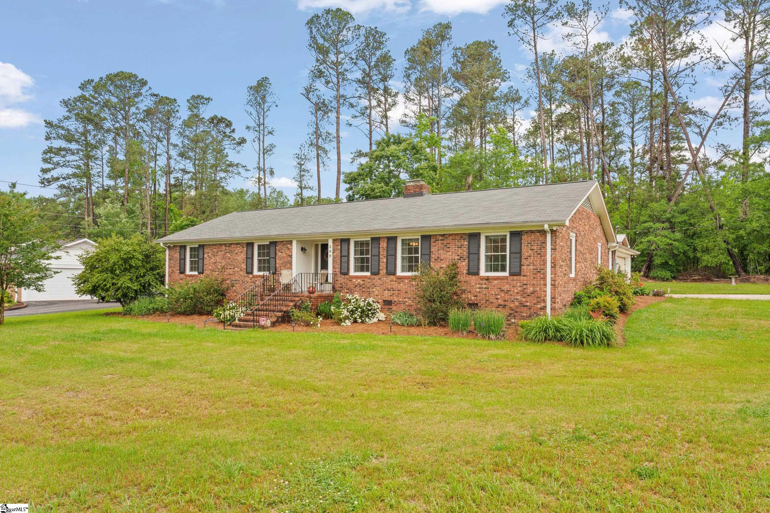 302 Peach Valley Drive Spartanburg, SC 29303