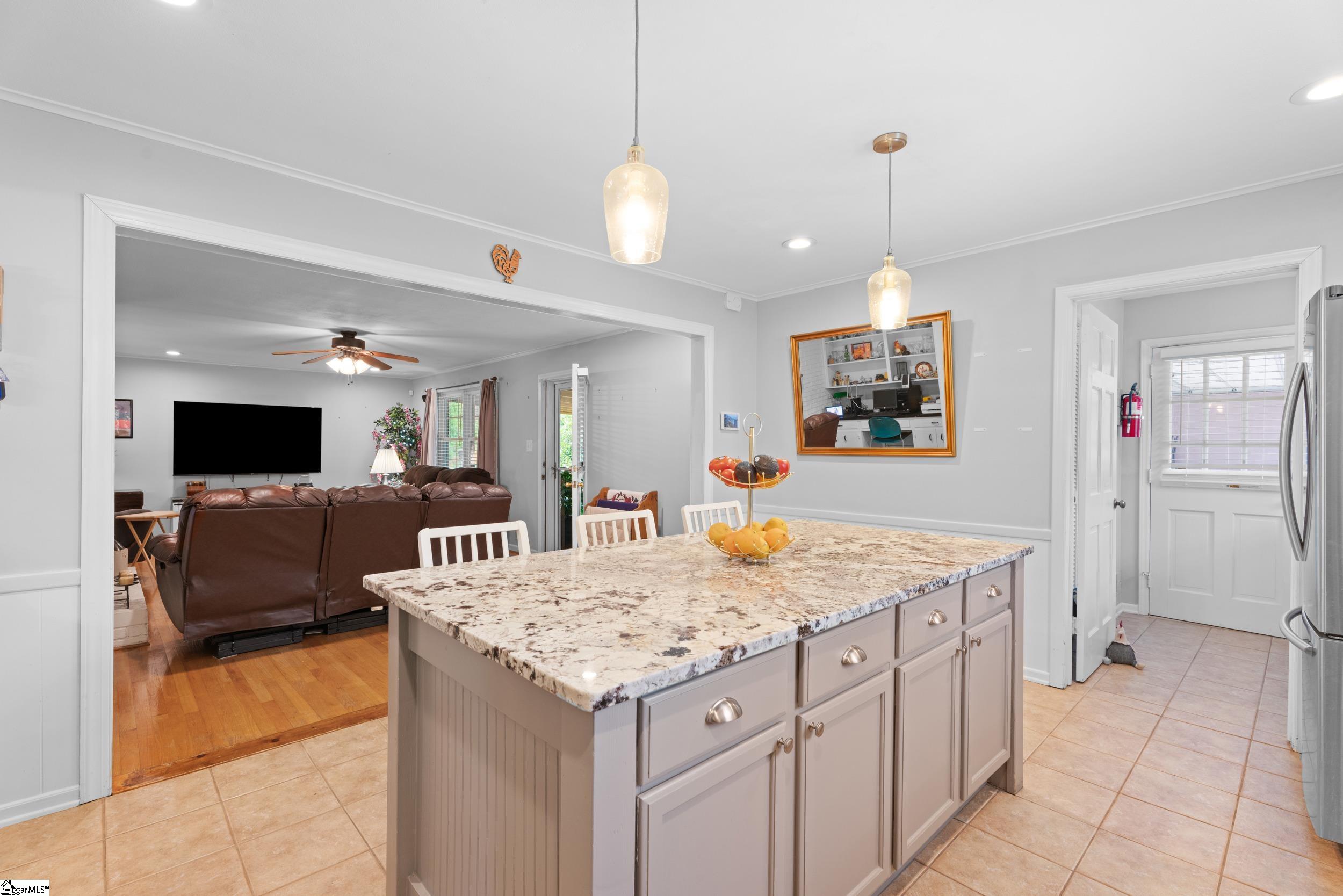302 Peach Valley Drive Spartanburg, SC 29303