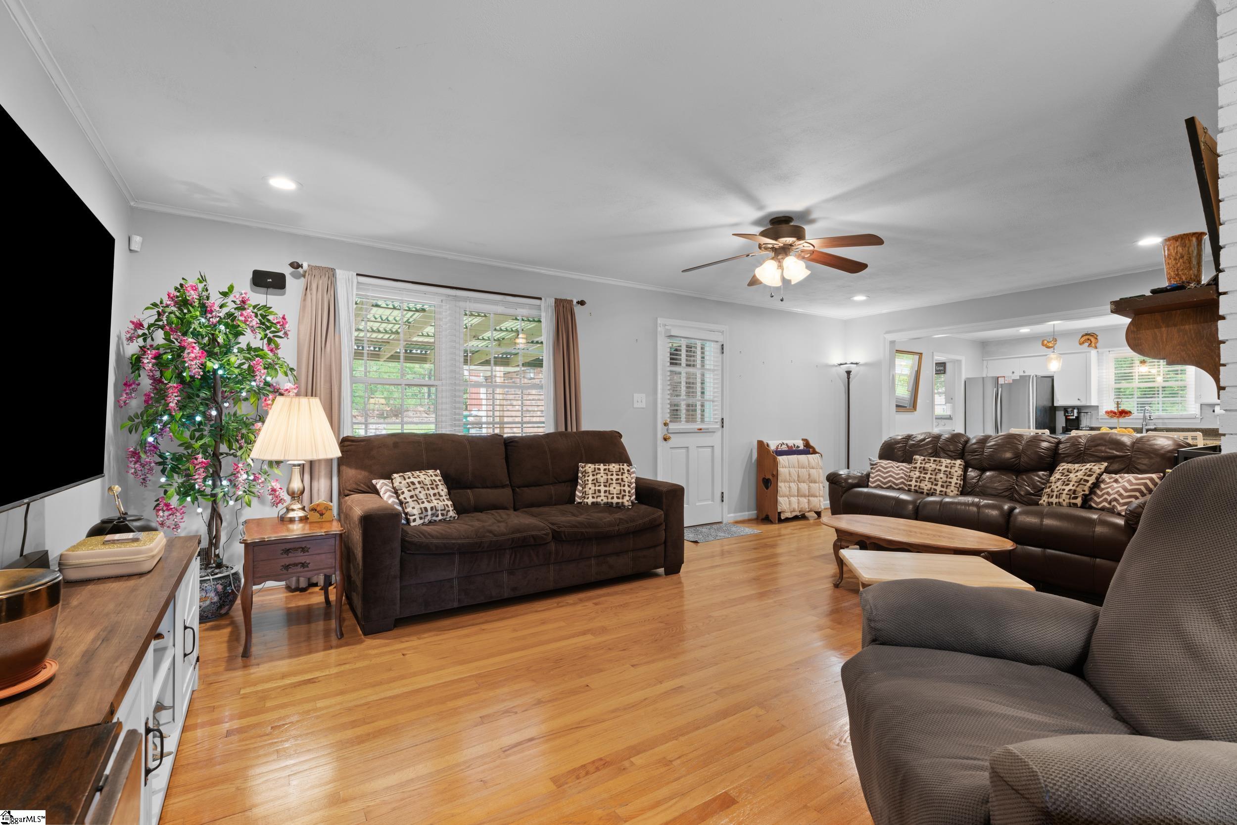 302 Peach Valley Drive Spartanburg, SC 29303