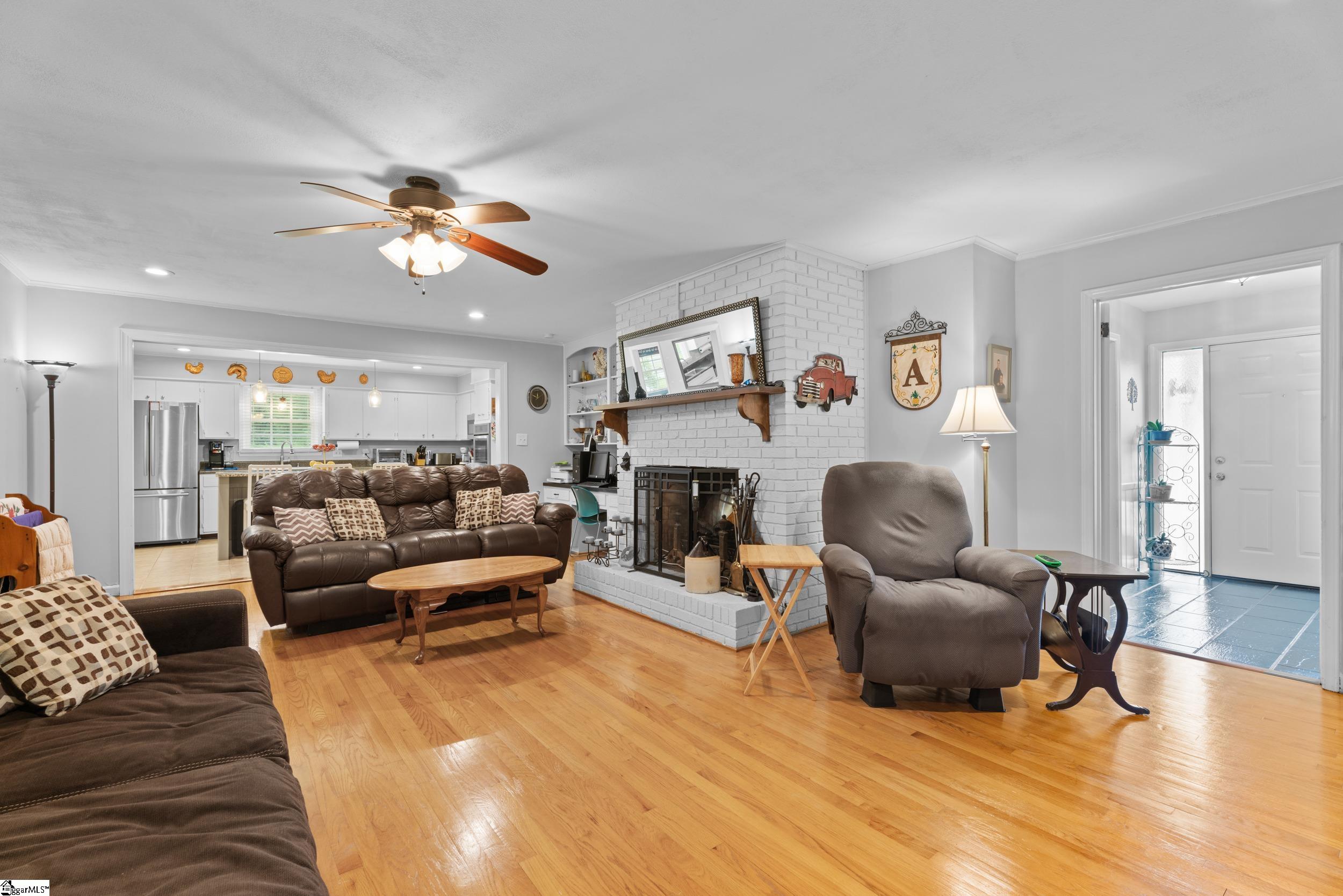 302 Peach Valley Drive Spartanburg, SC 29303