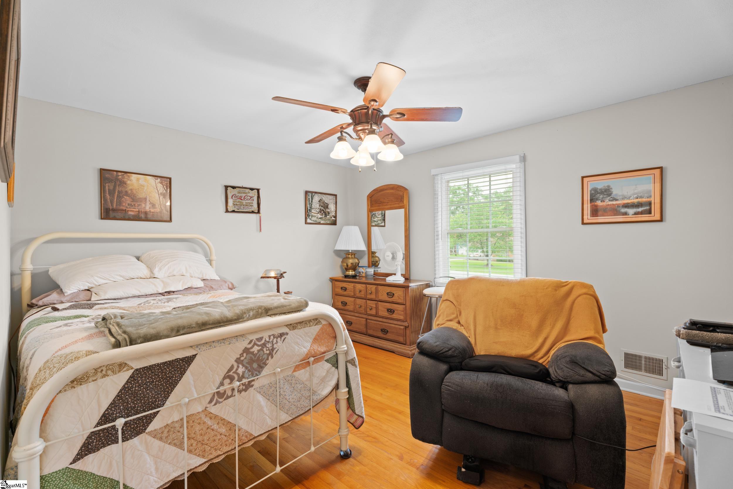 302 Peach Valley Drive Spartanburg, SC 29303