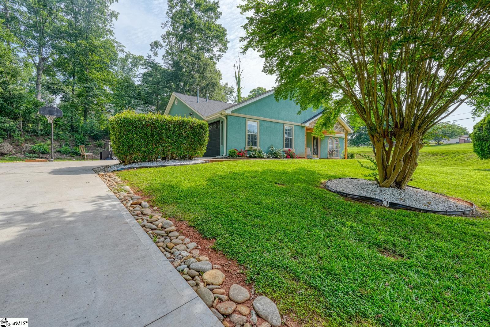 203 Palmetto Drive Greer, SC 29651