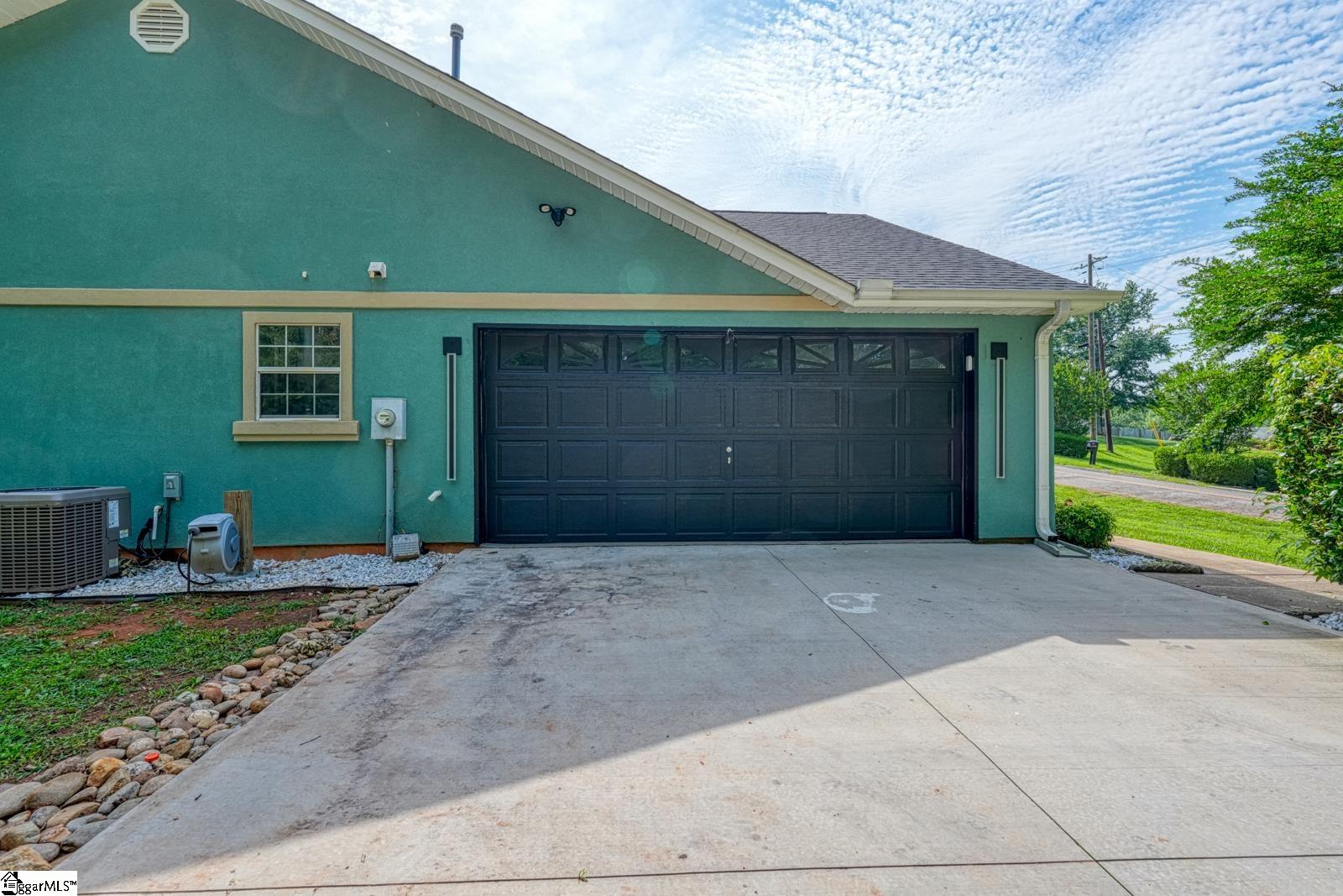 203 Palmetto Drive Greer, SC 29651