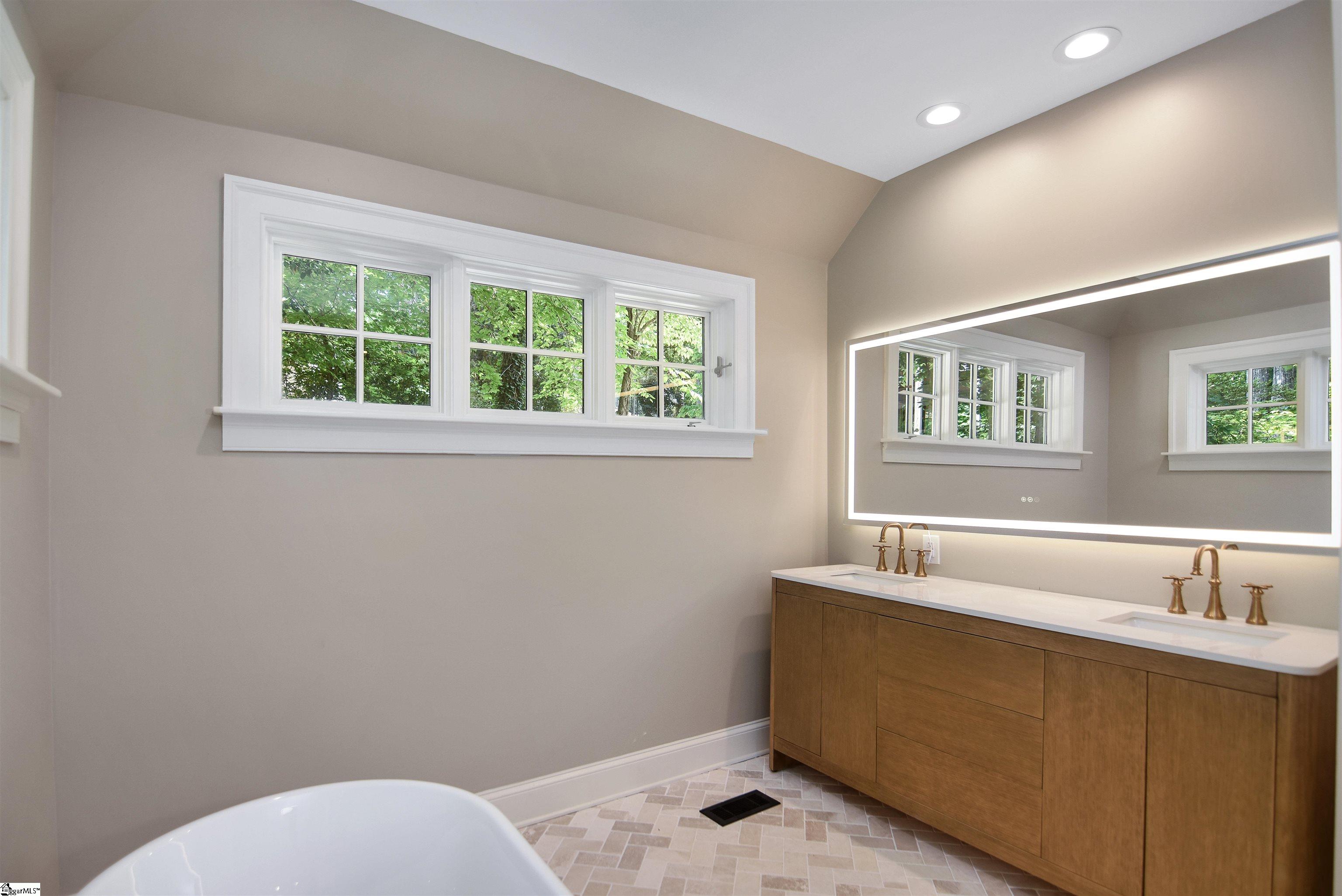 6 Skipper Lane Salem, SC 29676