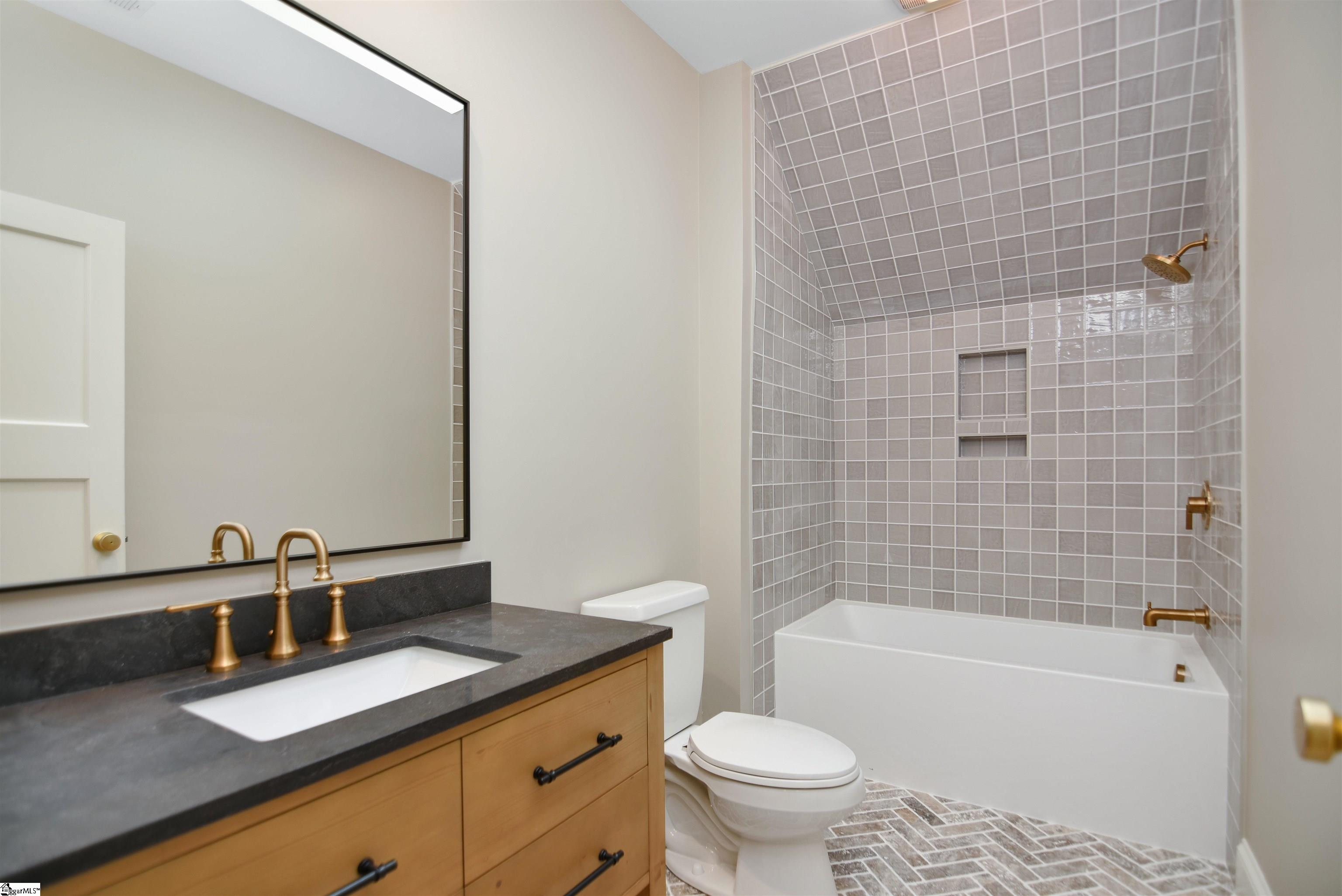 6 Skipper Lane Salem, SC 29676